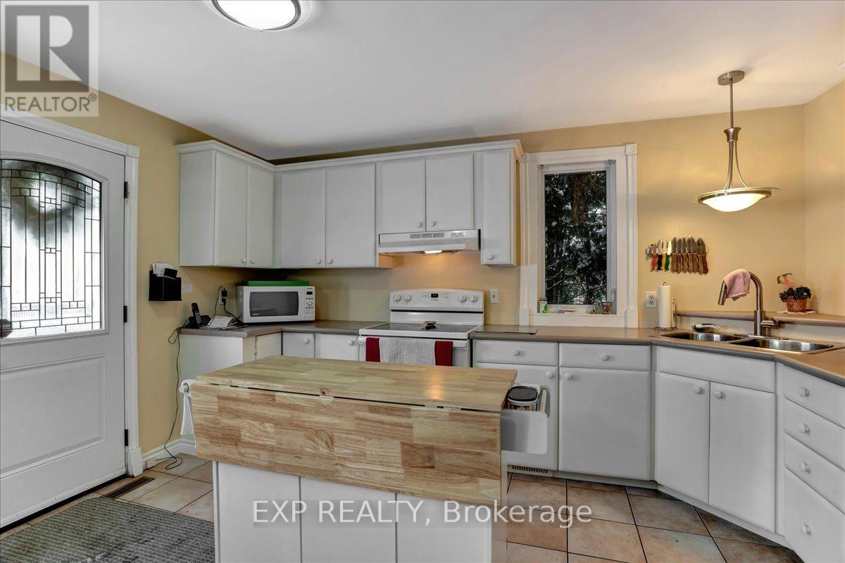 79 Elma Street S, Blue Mountains, Ontario  N0H 2P0 - Photo 6 - X12183661