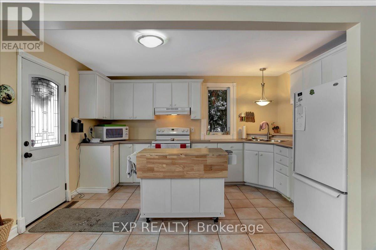 79 Elma Street S, Blue Mountains, Ontario  N0H 2P0 - Photo 8 - X12183661