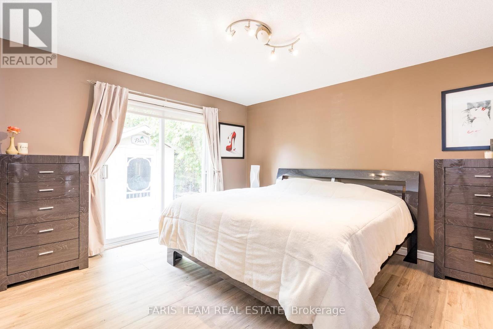 85 Fulsom Crescent, Kawartha Lakes, Ontario  L3V 6H5 - Photo 14 - X12183761