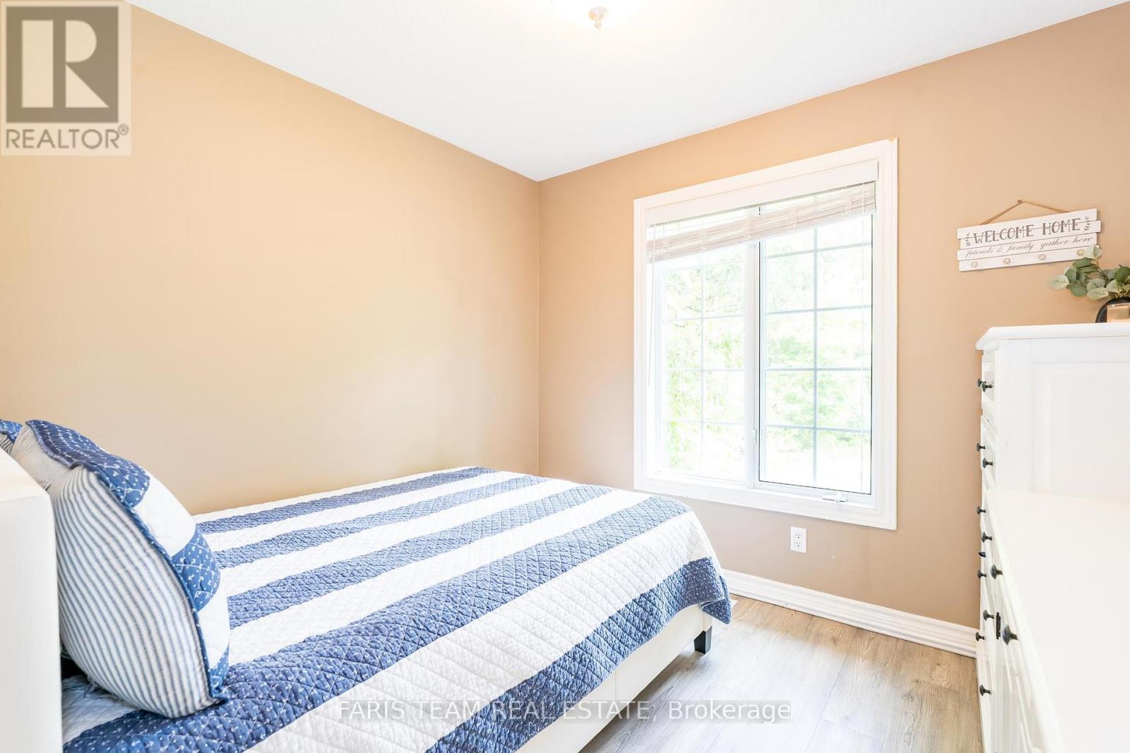 85 Fulsom Crescent, Kawartha Lakes, Ontario  L3V 6H5 - Photo 17 - X12183761