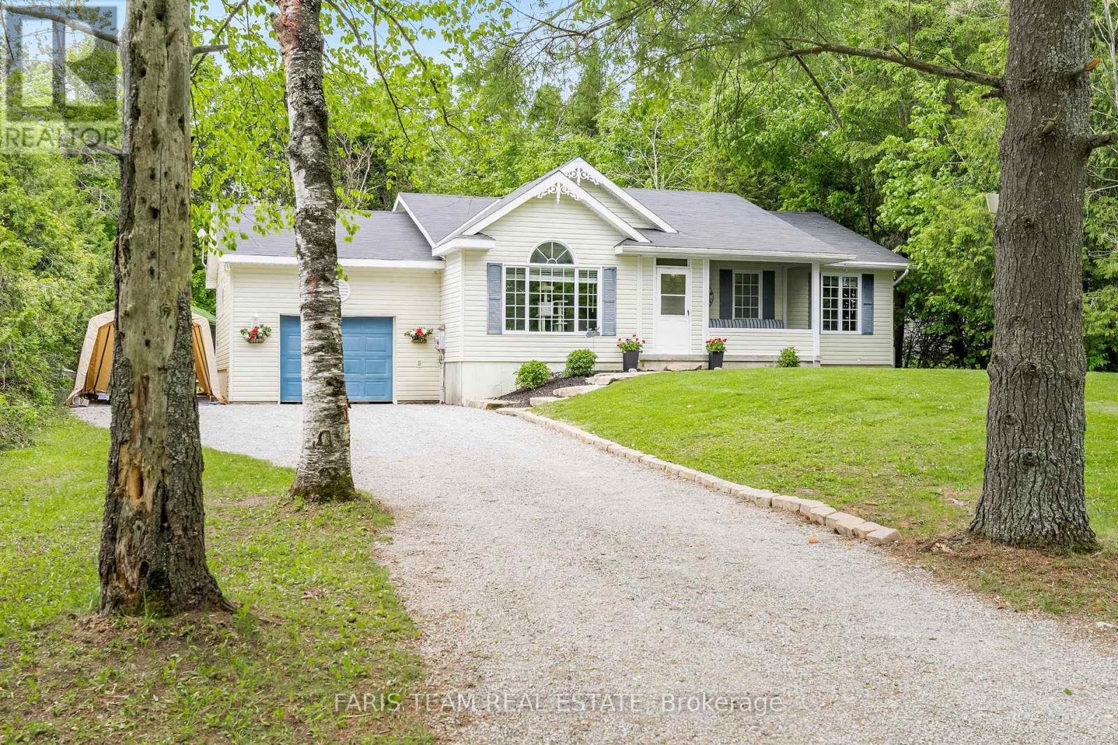 85 Fulsom Crescent, Kawartha Lakes, Ontario  L3V 6H5 - Photo 2 - X12183761