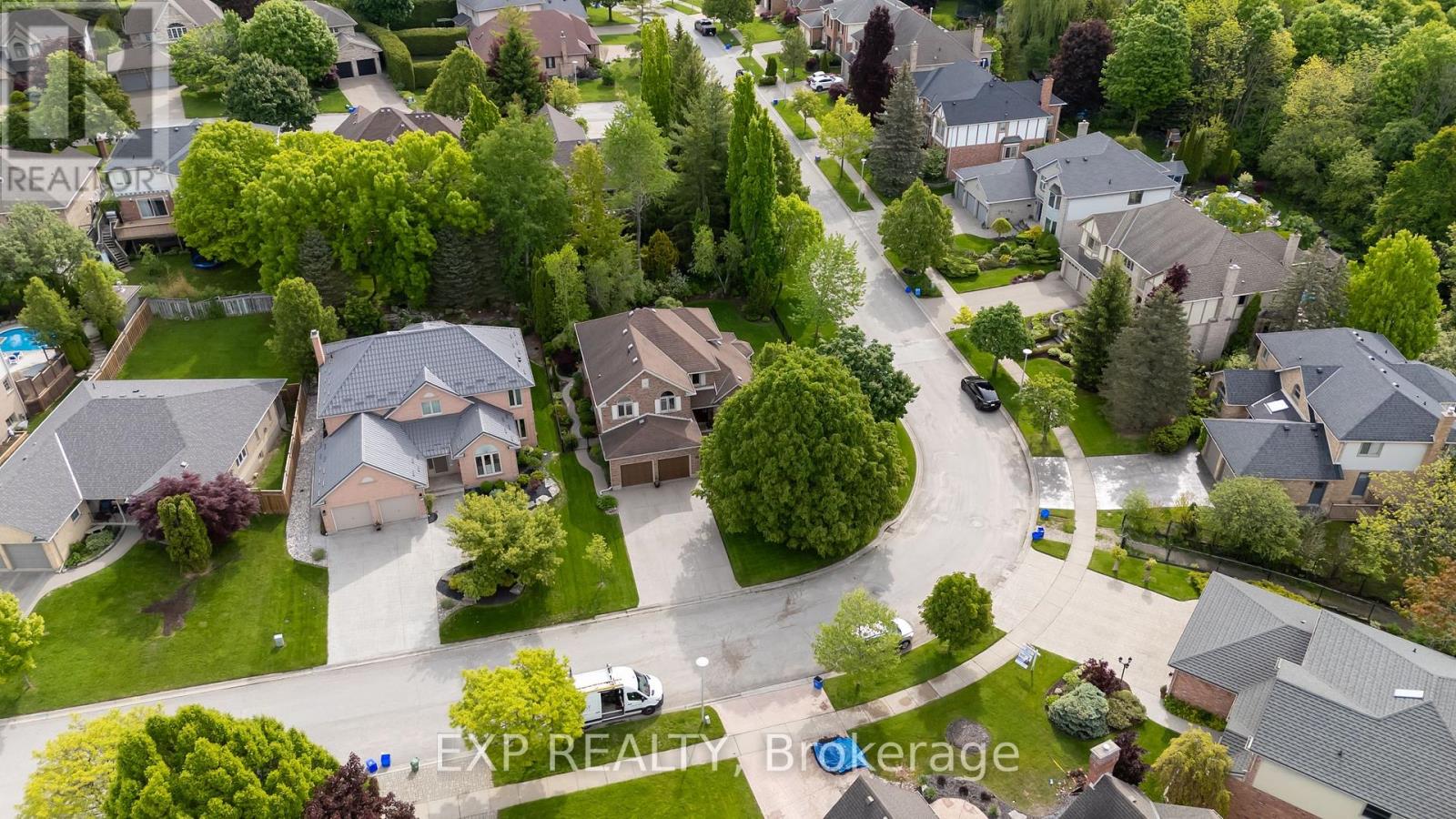 22 Glenridge Crescent, London North, Ontario  N6G 4W5 - Photo 2 - X12164085