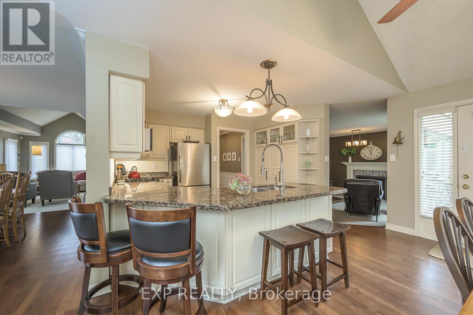 22 Glenridge Crescent, London North, Ontario  N6G 4W5 - Photo 16 - X12164085