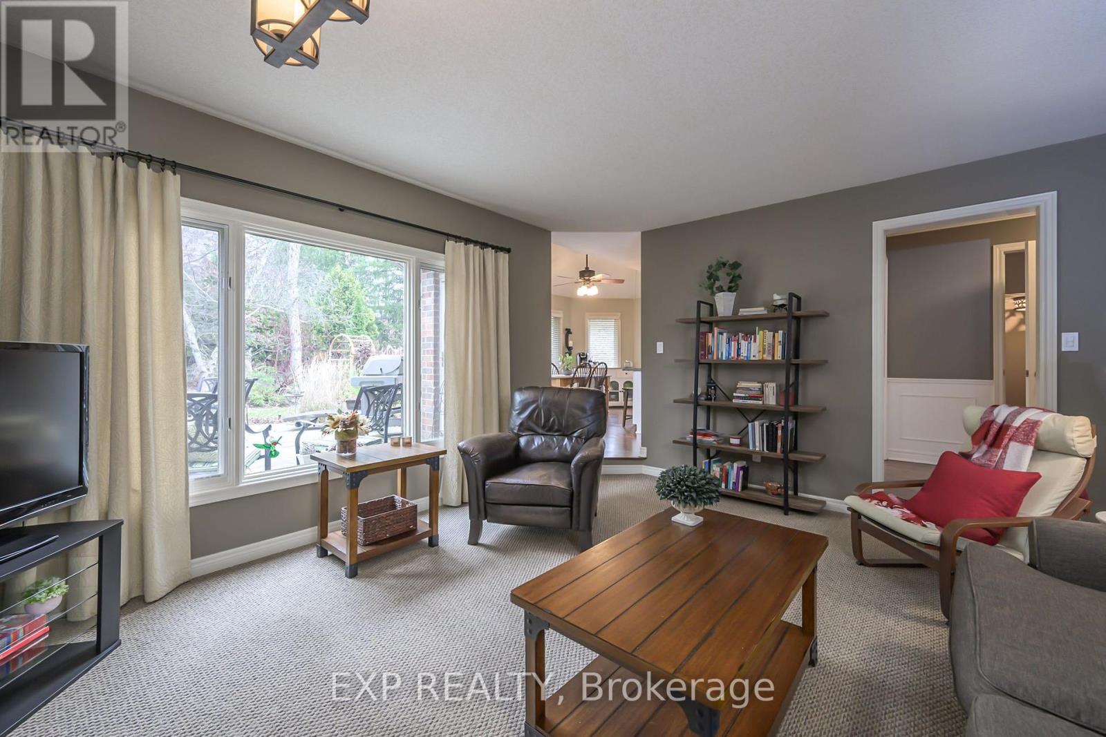 22 Glenridge Crescent, London North, Ontario  N6G 4W5 - Photo 19 - X12164085