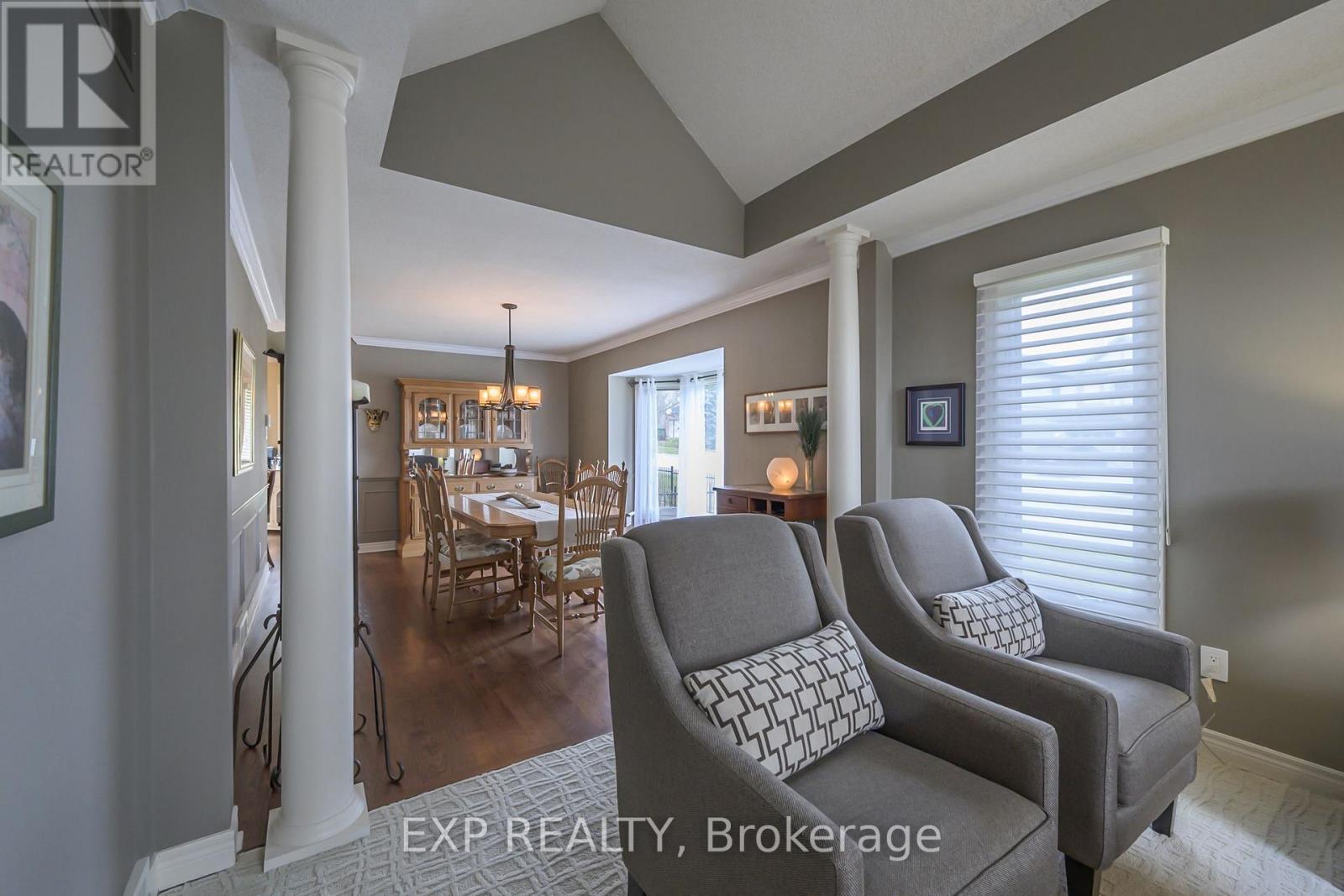 22 Glenridge Crescent, London North, Ontario  N6G 4W5 - Photo 9 - X12164085