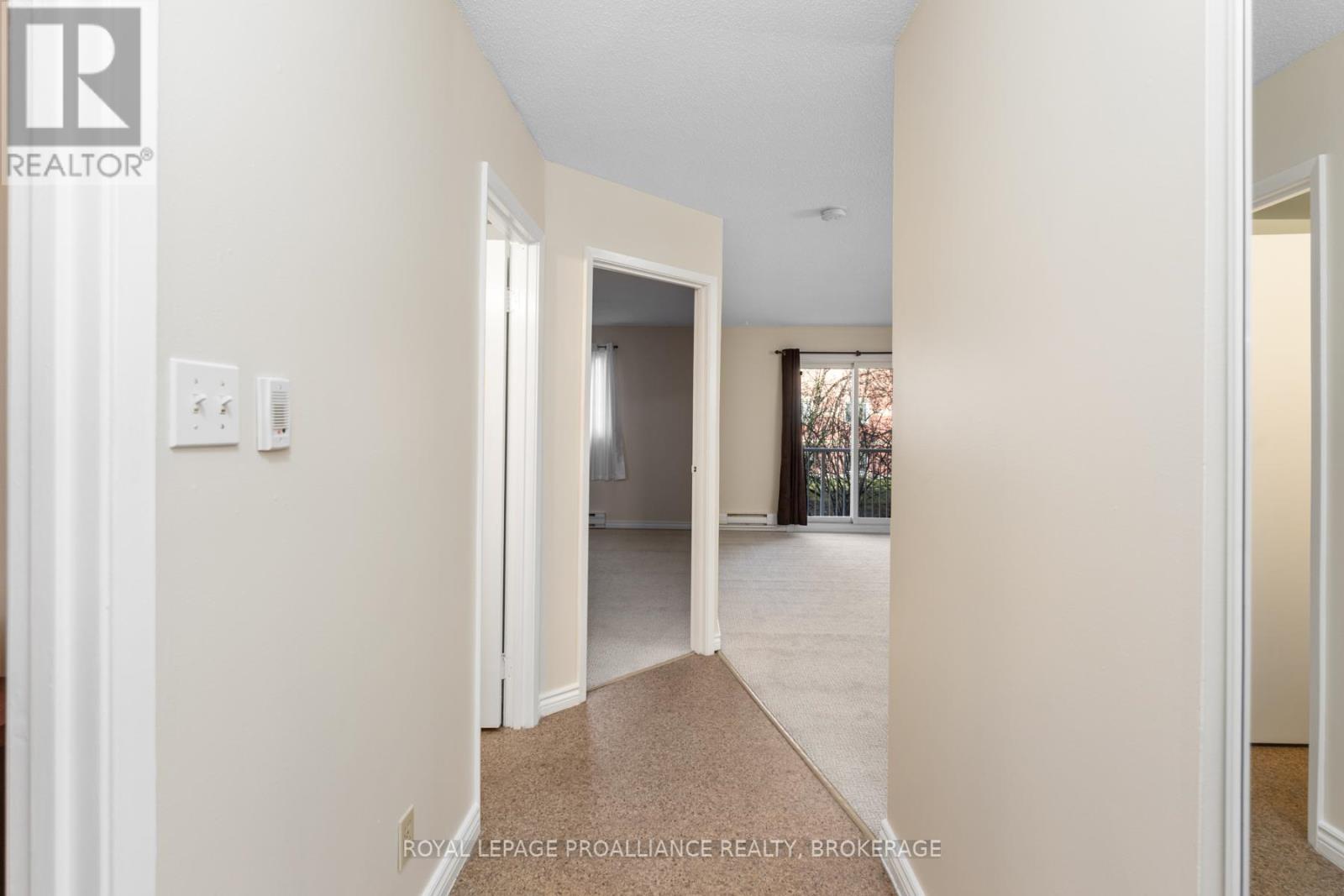 206 - 561 Armstrong Road, Kingston (East Gardiners Rd), Ontario  K7M 8J9 - Photo 7 - X12183804
