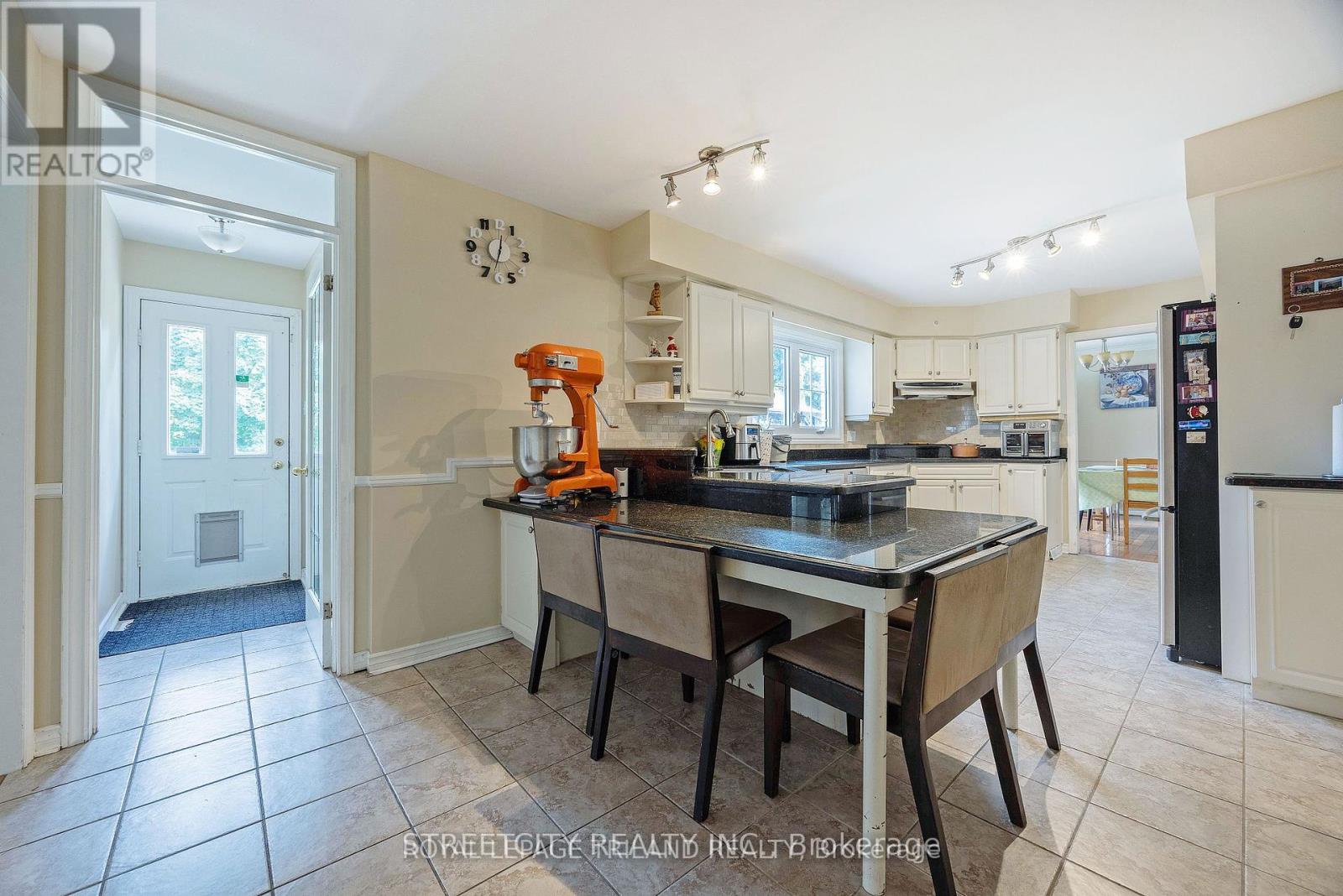 69 Shavian Boulevard, London North, Ontario  N6G 2P4 - Photo 16 - X12183835