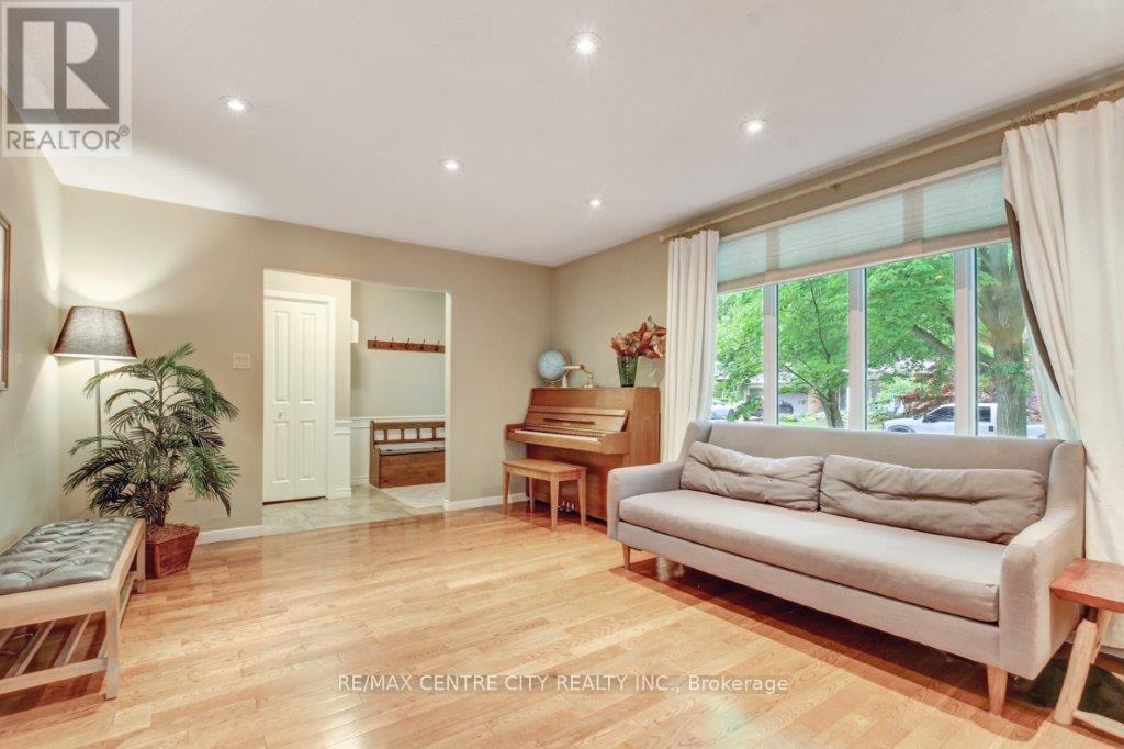 236 Concord Road S, London North, Ontario  N6G 3H8 - Photo 6 - X12183840
