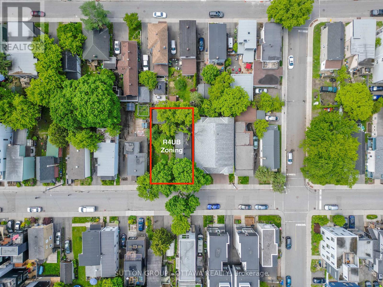 Property at 70 PINHEY STREET S image 5