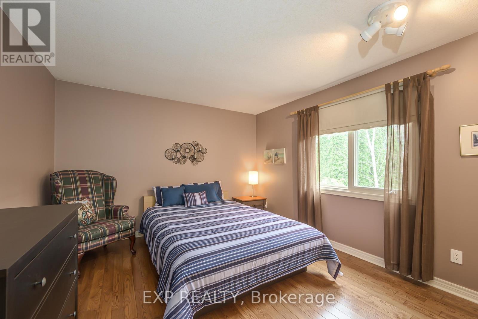 22 Glenridge Crescent, London North, Ontario  N6G 4W5 - Photo 27 - X12164085