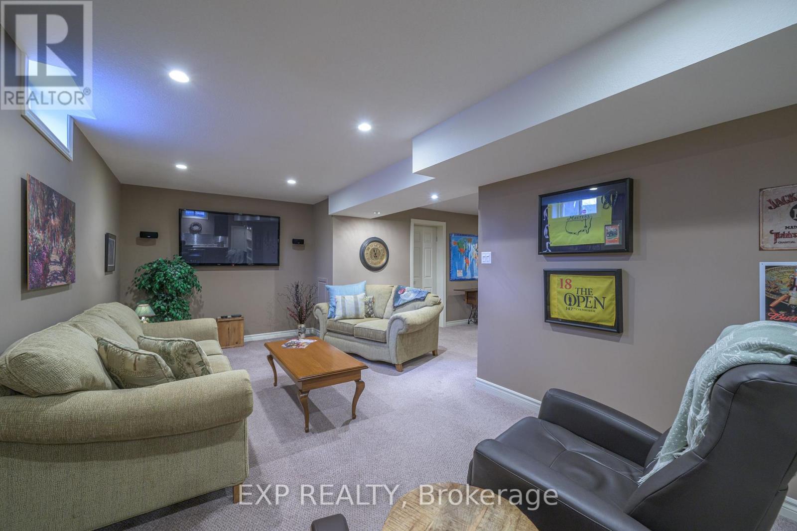 22 Glenridge Crescent, London North, Ontario  N6G 4W5 - Photo 34 - X12164085