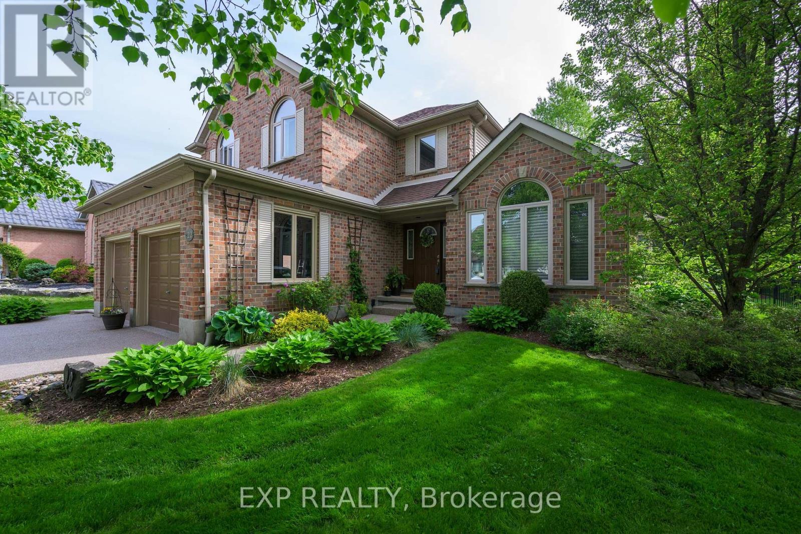 22 Glenridge Crescent, London North, Ontario  N6G 4W5 - Photo 1 - X12164085