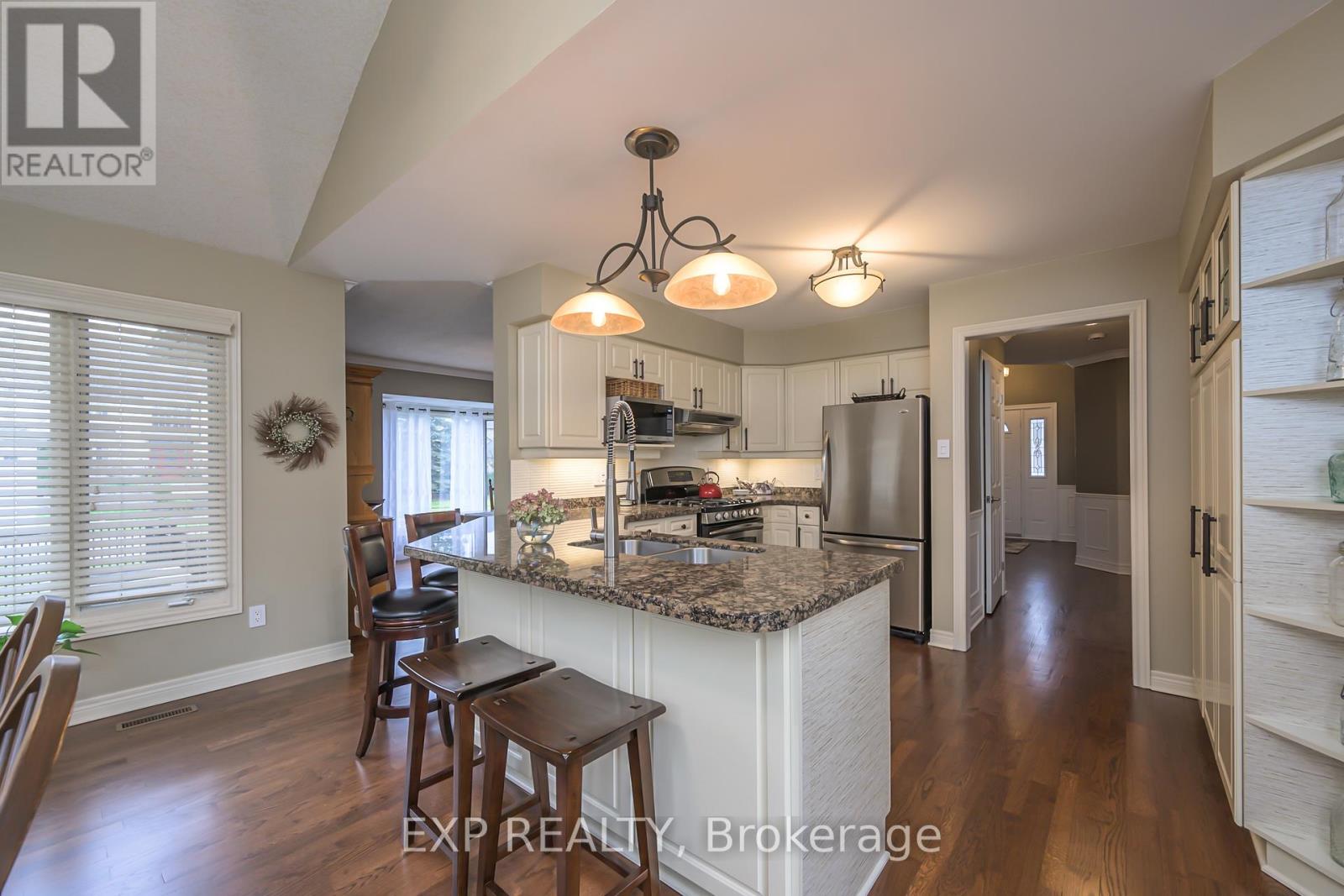 Photo 15 of 50 for 22 Glenridge Crescent