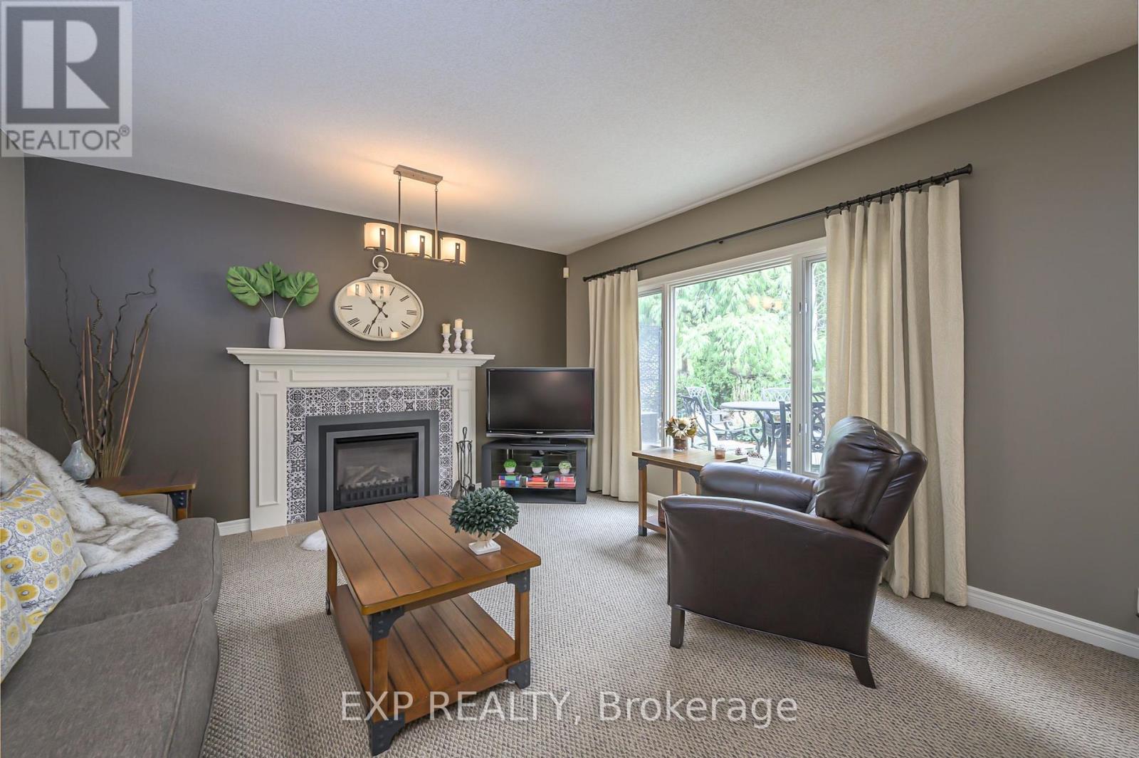 Photo 18 of 50 for 22 Glenridge Crescent