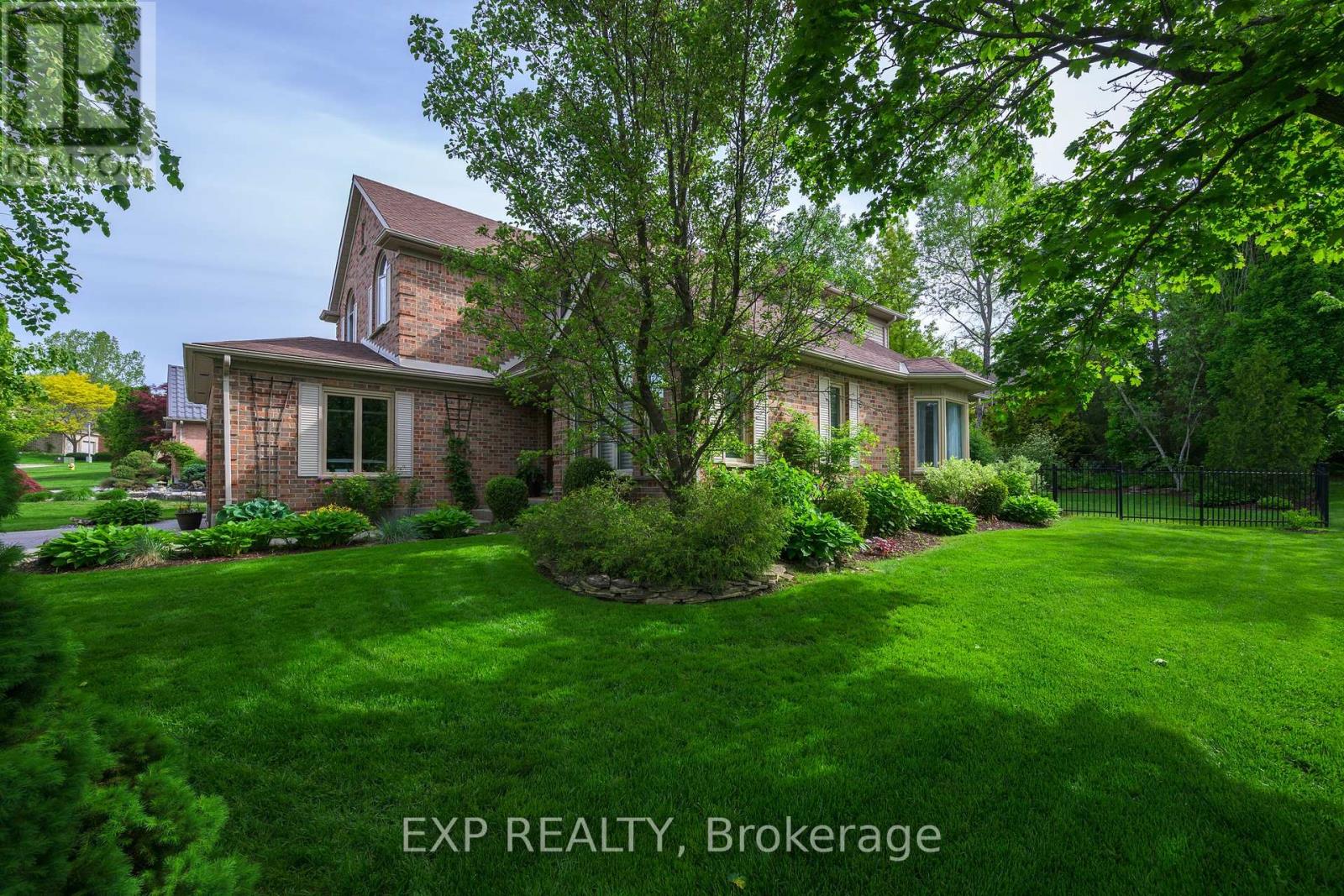 Photo 38 of 50 for 22 Glenridge Crescent