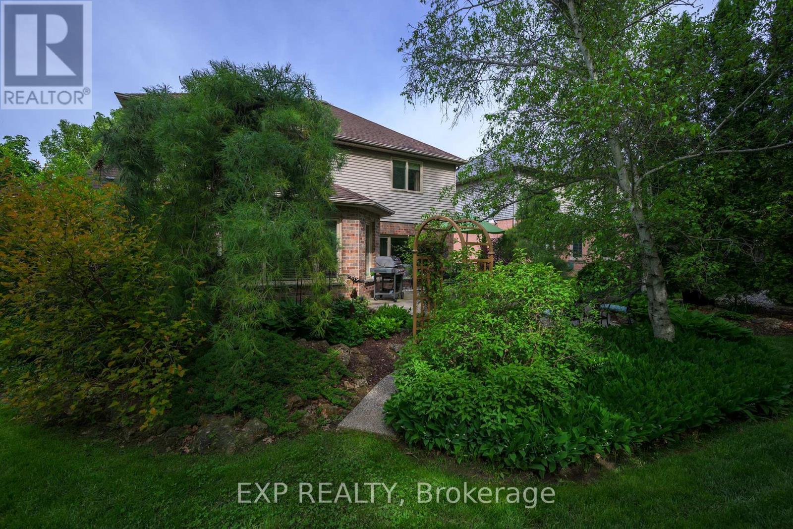 22 Glenridge Crescent, London North, Ontario  N6G 4W5 - Photo 39 - X12164085