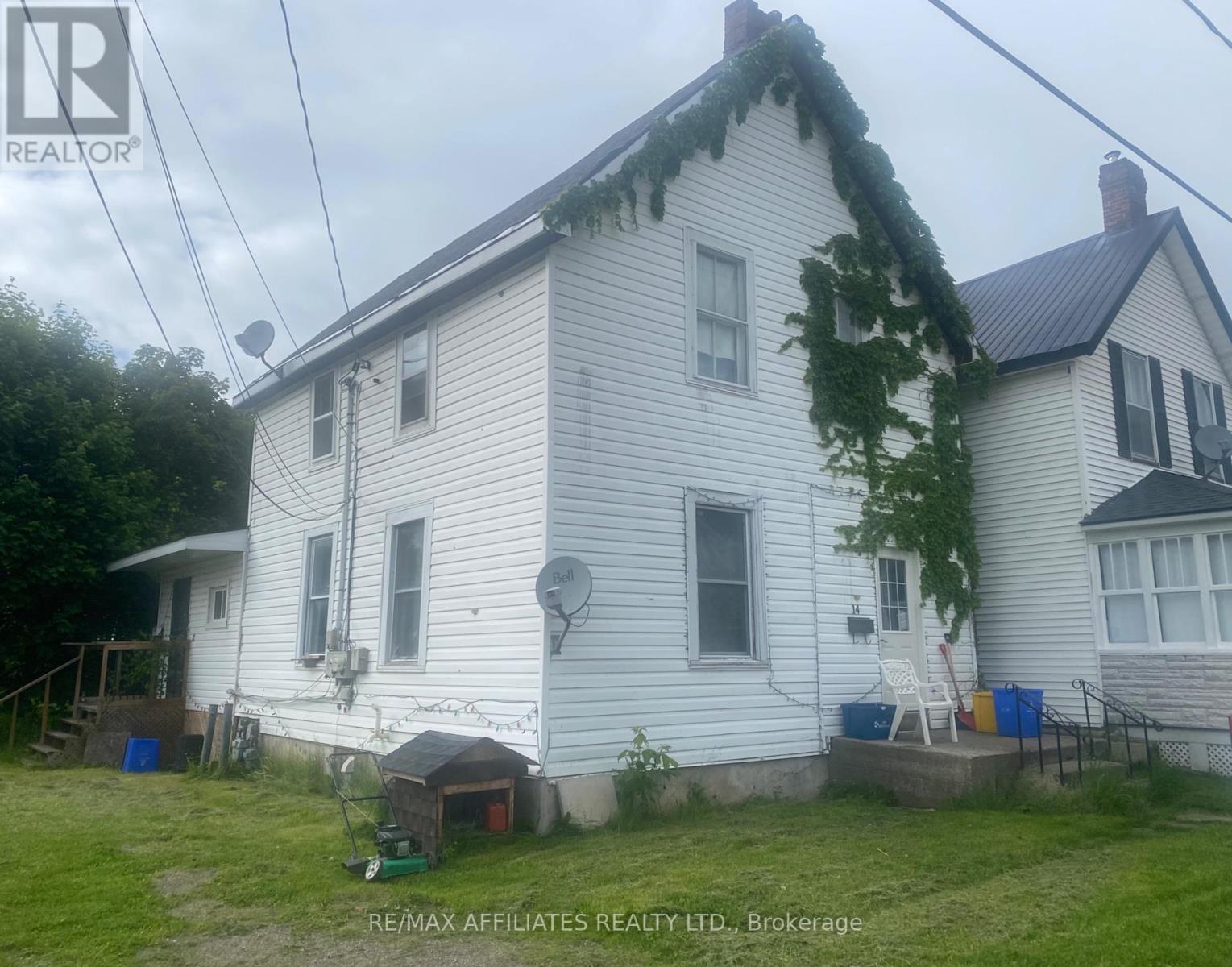14 LANARK STREET, Smiths Falls, Ontario