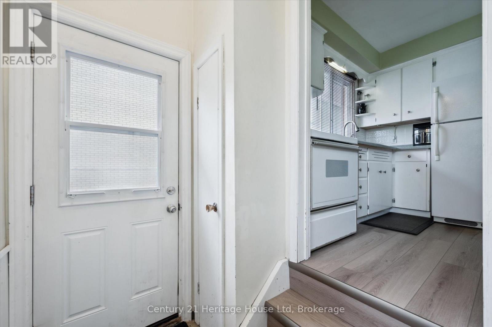 131 Waverley Drive, Guelph, Ontario  N1E 1H1 - Photo 24 - X12183841