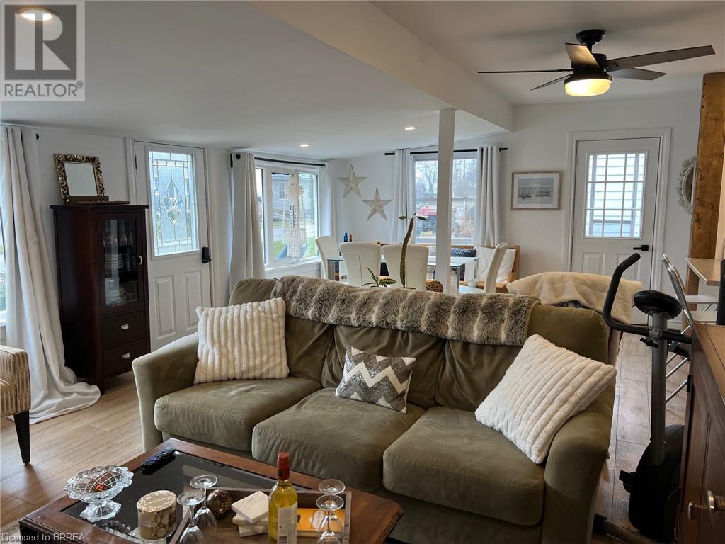 Photo 6 of 16 for 3185 Lindley Street