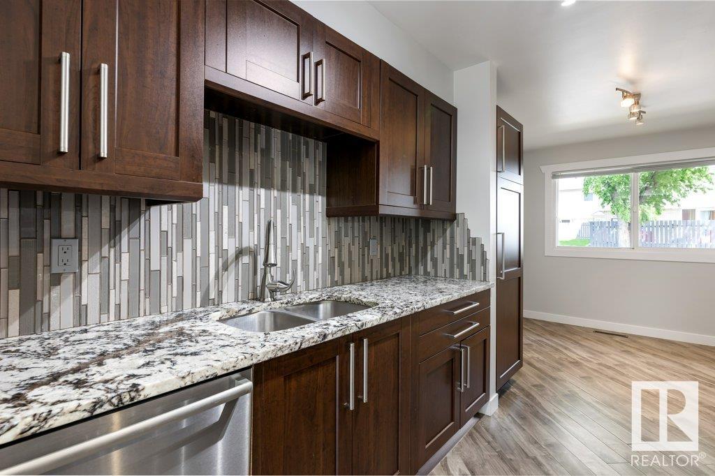 Property at 17 ROYAL RD NW image 3