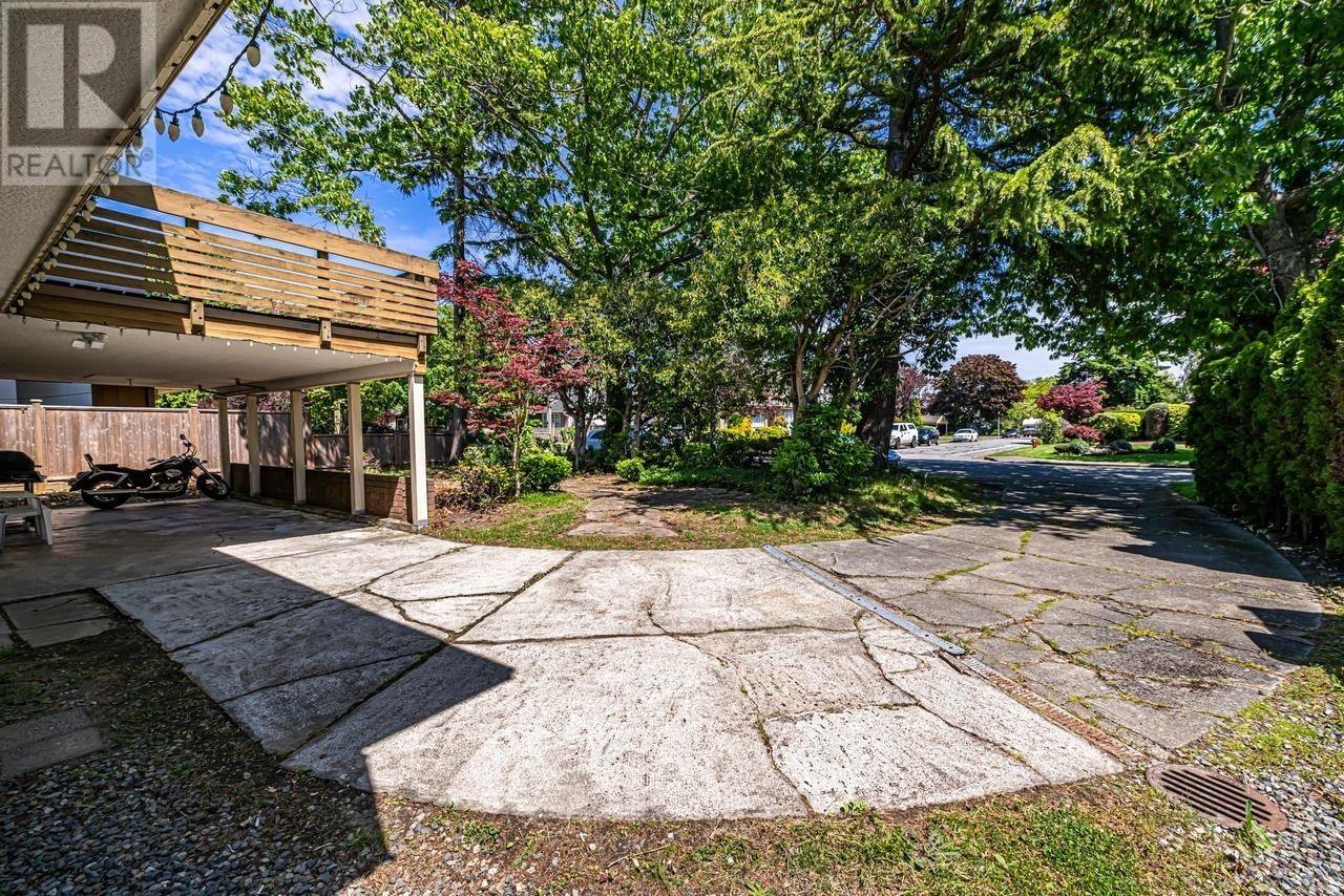 8711 Seafair Drive, Richmond, British Columbia  V7C 1X7 - Photo 30 - R3007660