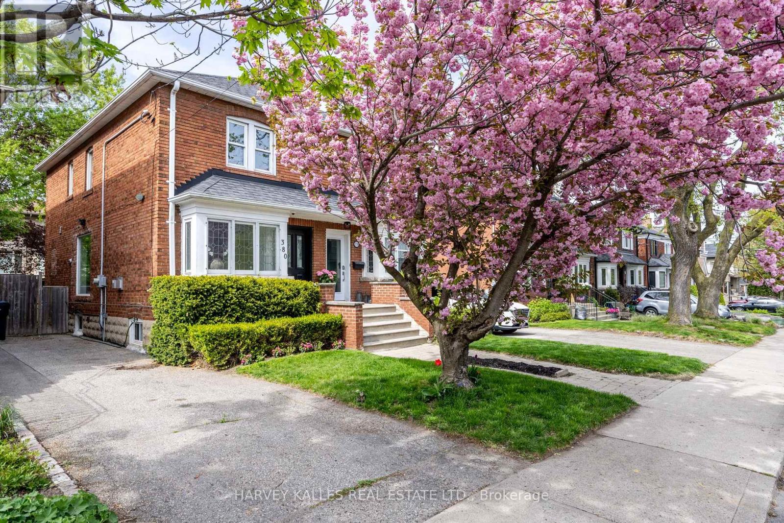 380 Old Orchard Grove, Toronto, Ontario  M5M 2E9 - Photo 1 - C12183769