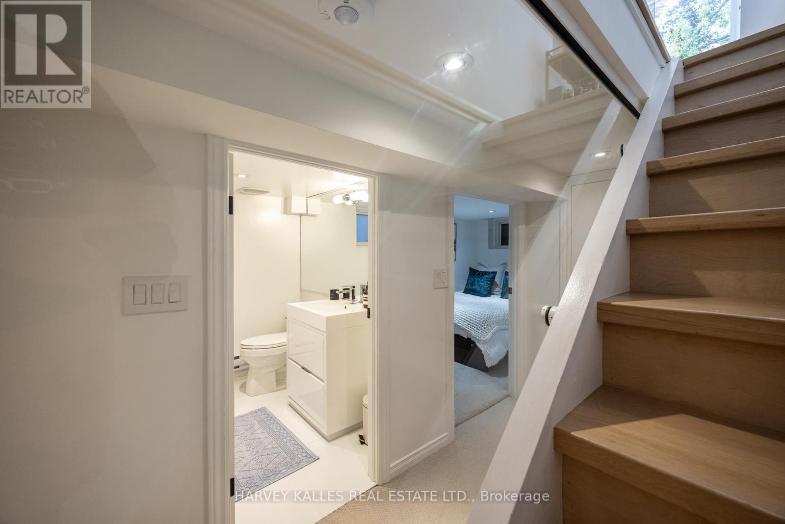 380 Old Orchard Grove, Toronto, Ontario  M5M 2E9 - Photo 24 - C12183769