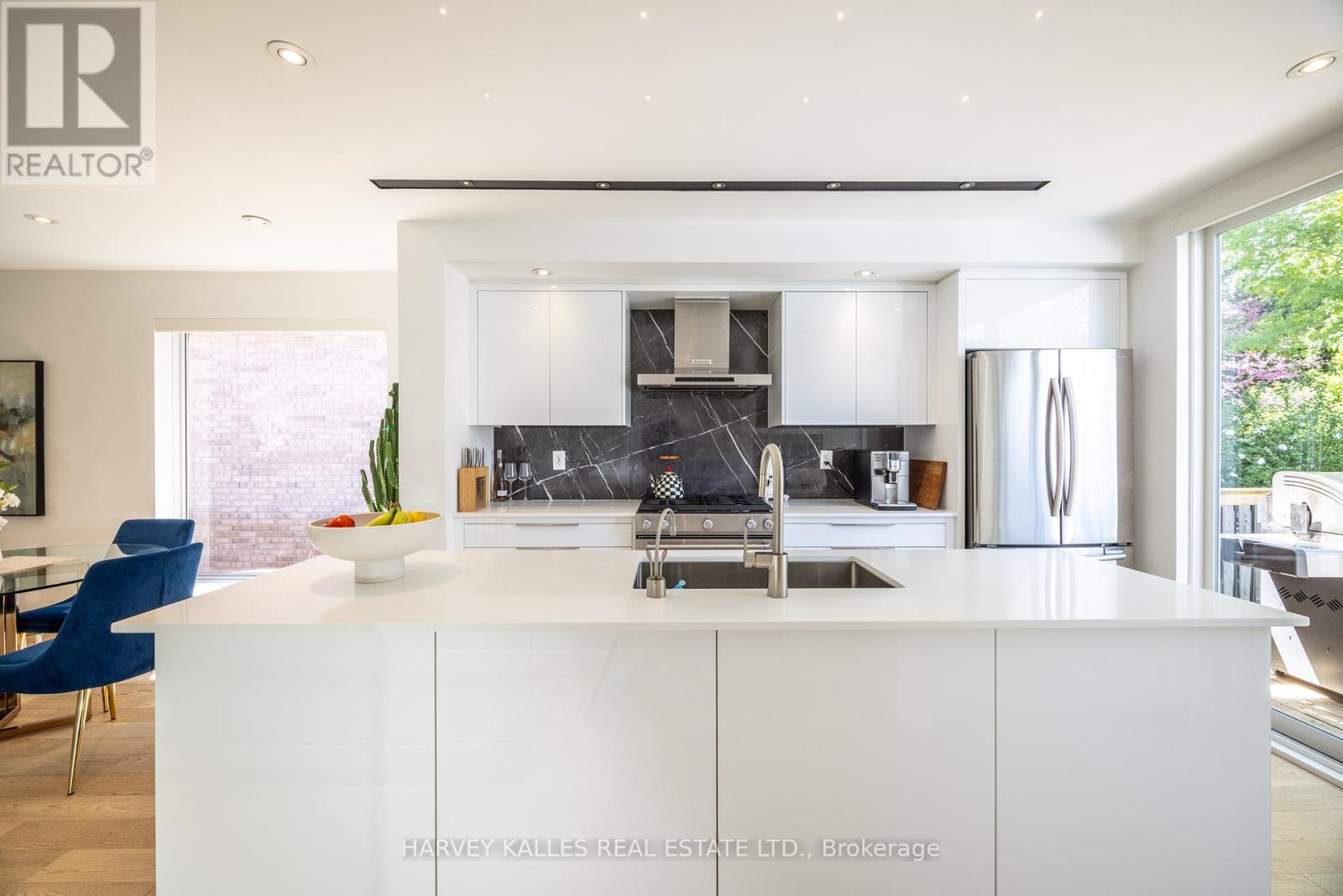 380 Old Orchard Grove, Toronto, Ontario  M5M 2E9 - Photo 8 - C12183769