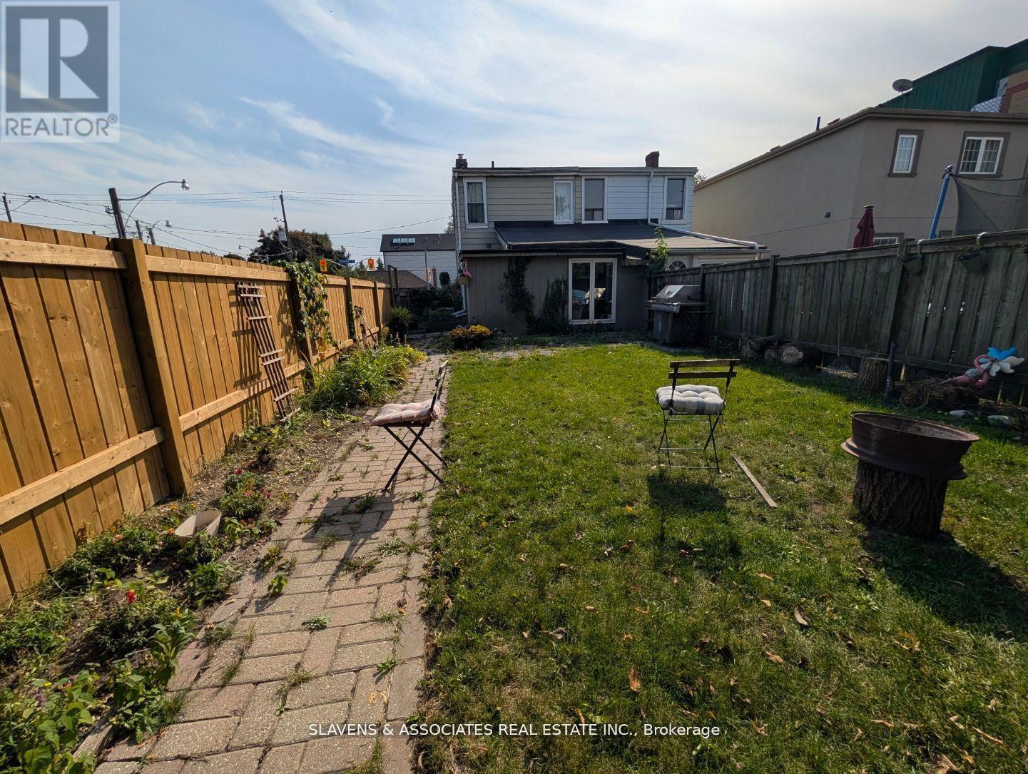 2398 Gerrard Street E, Toronto, Ontario  M4E 2E1 - Photo 6 - E12183822