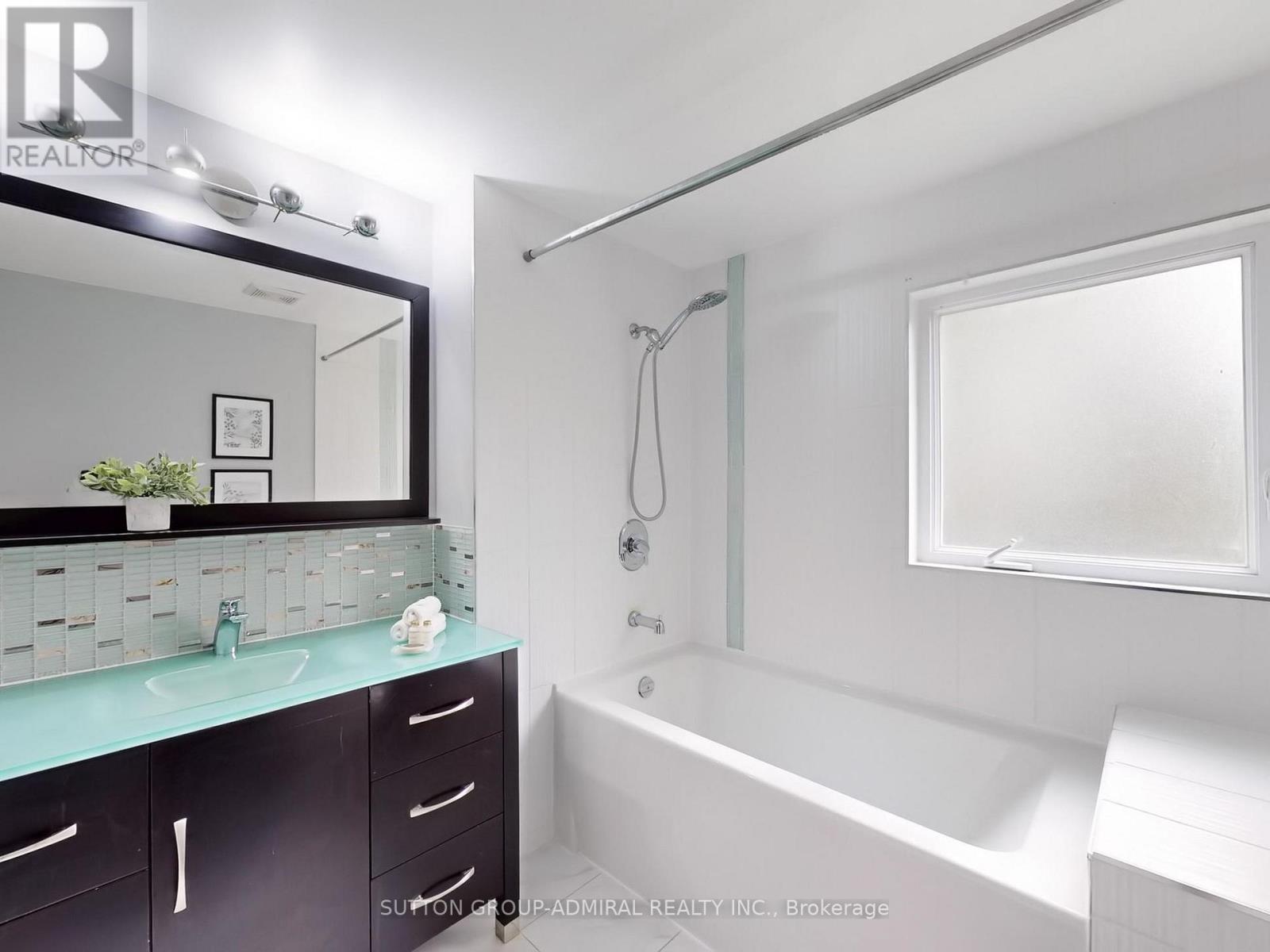 57 Peter Andrew Crescent, Vaughan, Ontario  L4J 3E2 - Photo 32 - N12183787