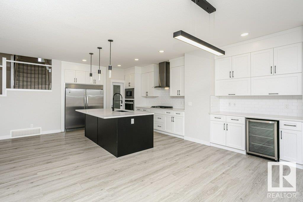 Property at 730 KINGLET BV NW image 2