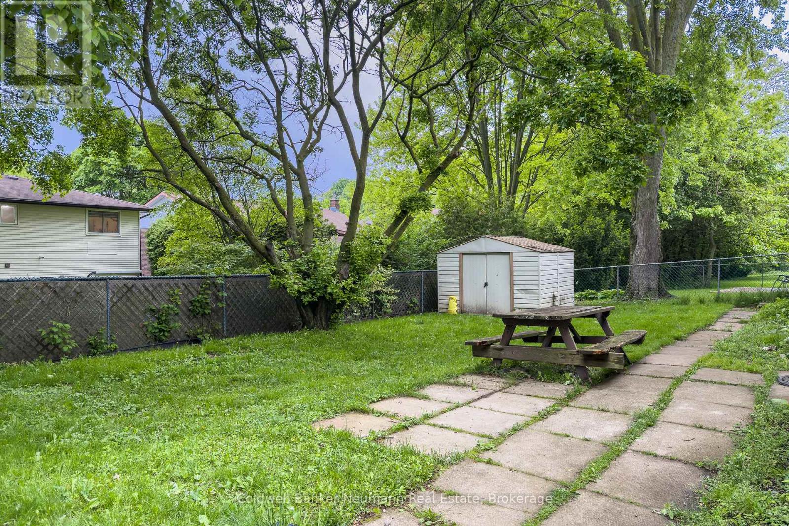 723 Scottsdale Drive, Guelph, Ontario  N1G 3P3 - Photo 7 - X12075558