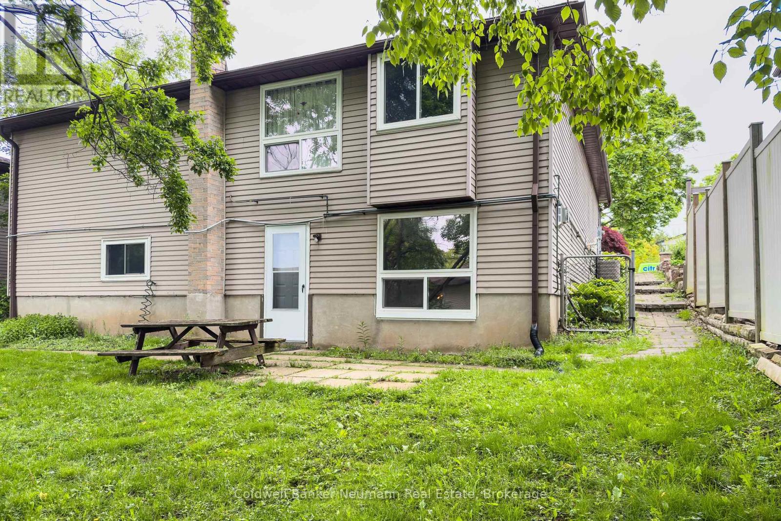 723 Scottsdale Drive, Guelph, Ontario  N1G 3P3 - Photo 8 - X12075558