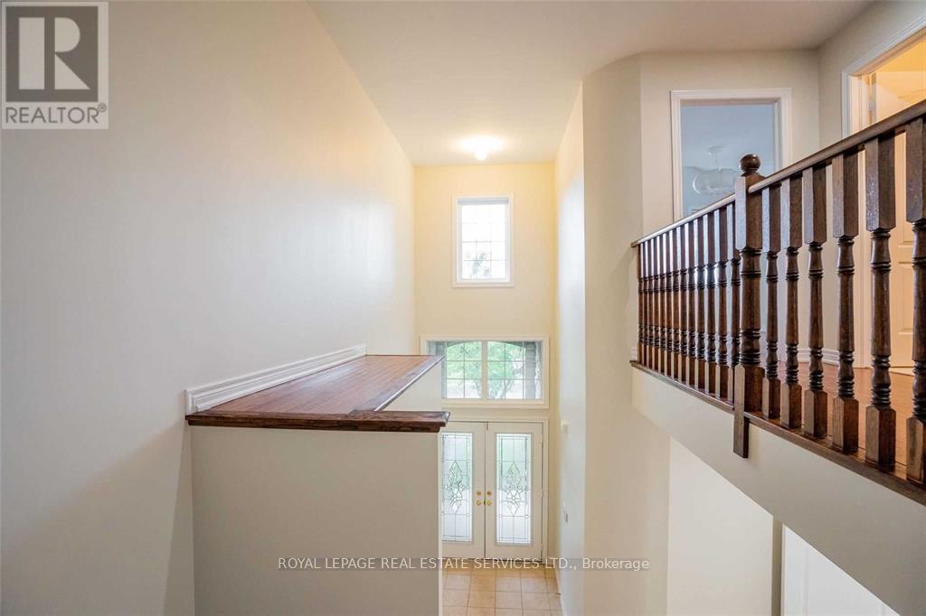 2420 Valleyridge Drive, Oakville (Bc Bronte Creek), Ontario  L6M 5G7 - Photo 20 - W12183824