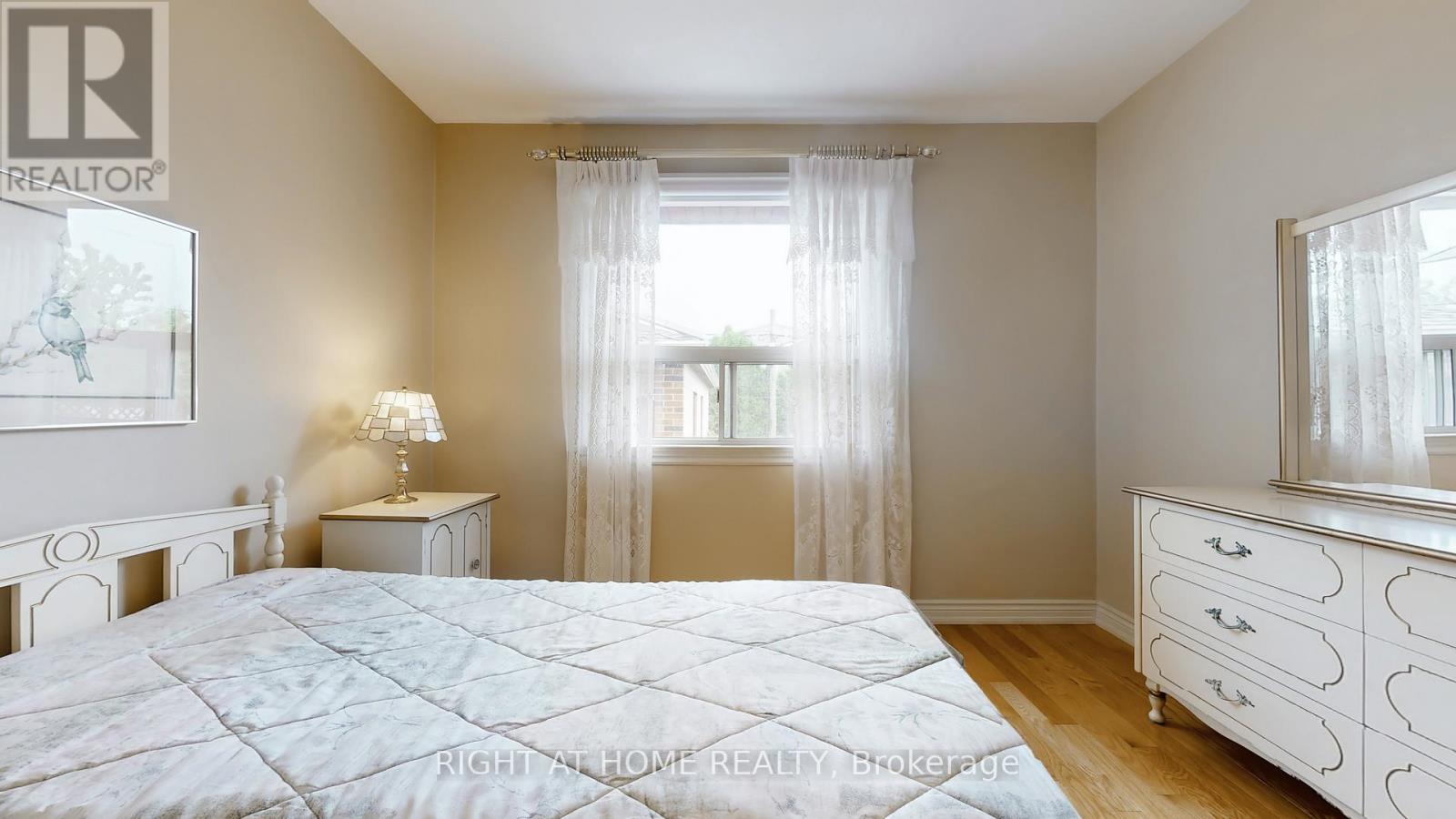 1159 Glengrove Avenue W, Toronto, Ontario  M6B 2K5 - Photo 28 - W12183825