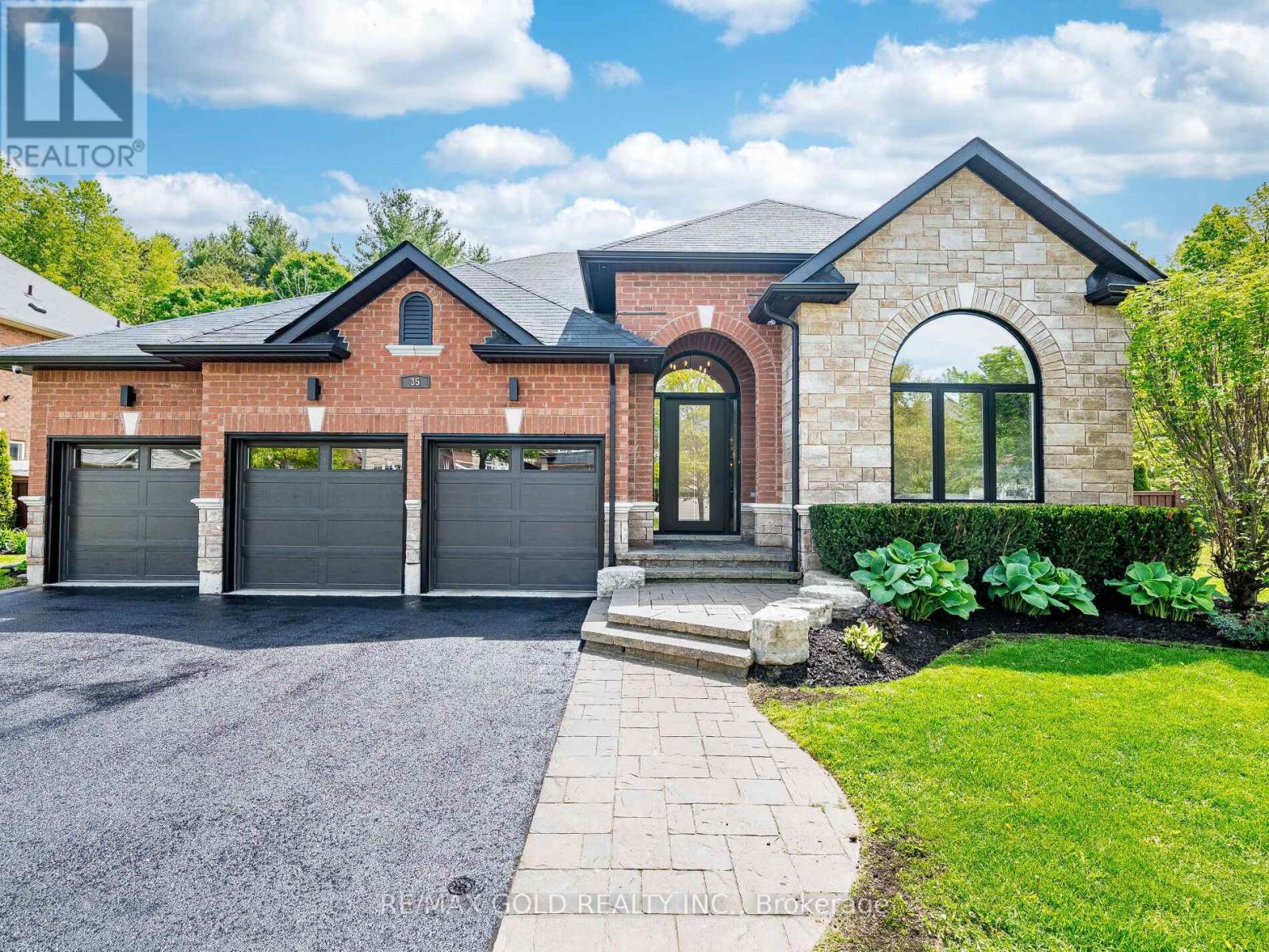 35 BORLAND CRESCENT, Caledon, Ontario