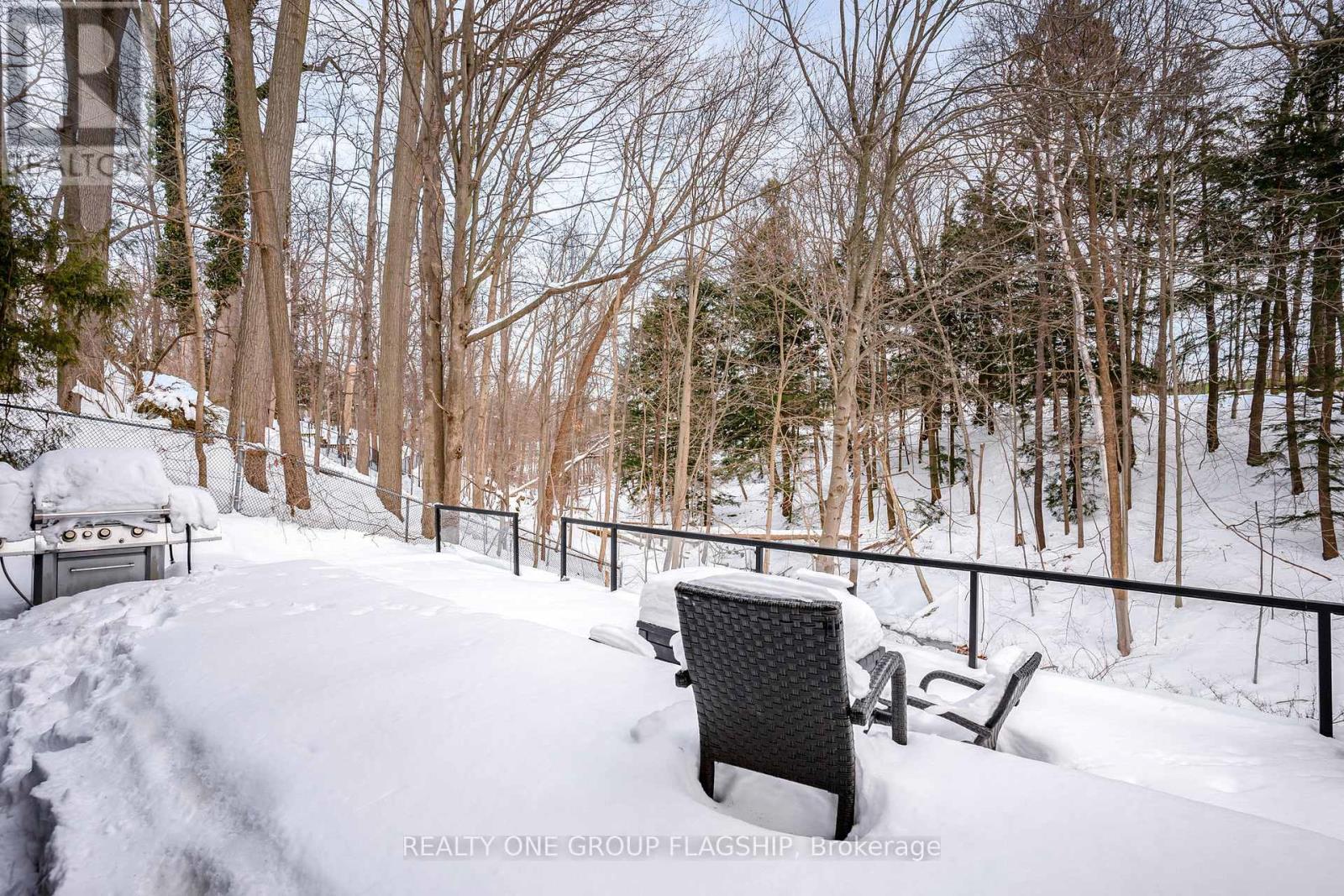 1135 Greenoaks Drive, Mississauga, Ontario  L5J 3A1 - Photo 36 - W12183834