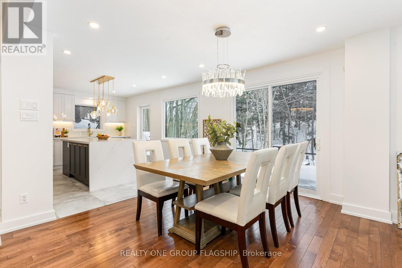 1135 Greenoaks Drive, Mississauga, Ontario  L5J 3A1 - Photo 8 - W12183834