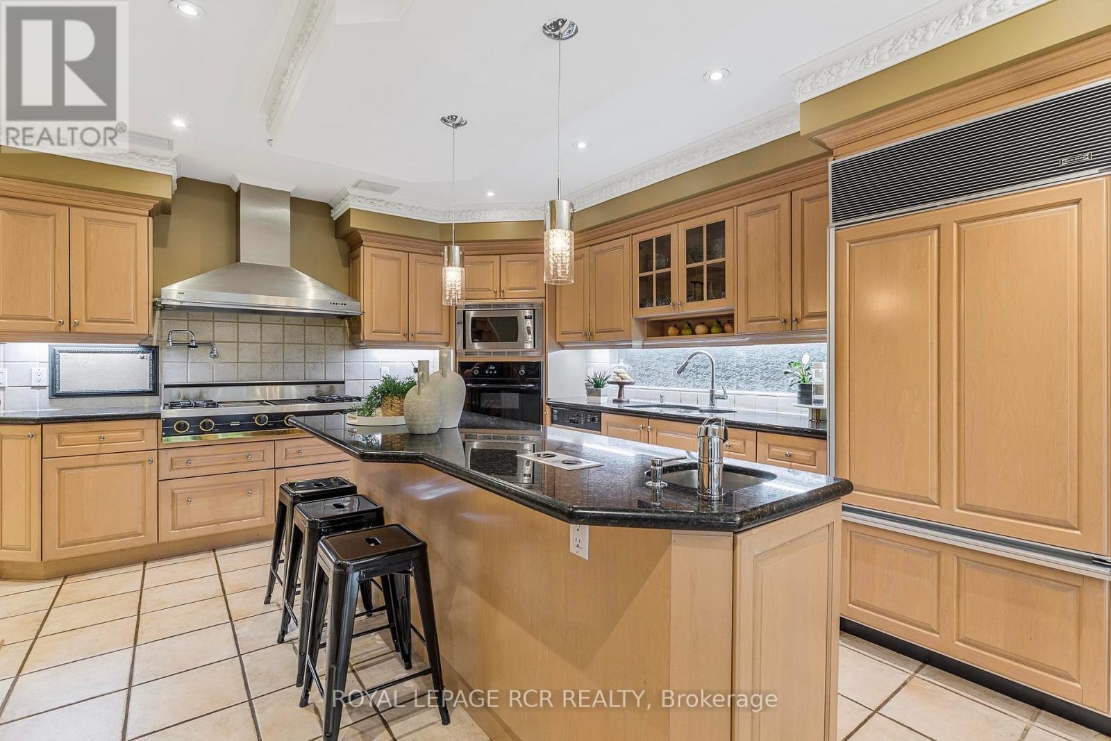 34 Garden Avenue, Richmond Hill, Ontario  L4C 6L9 - Photo 11 - N12172367