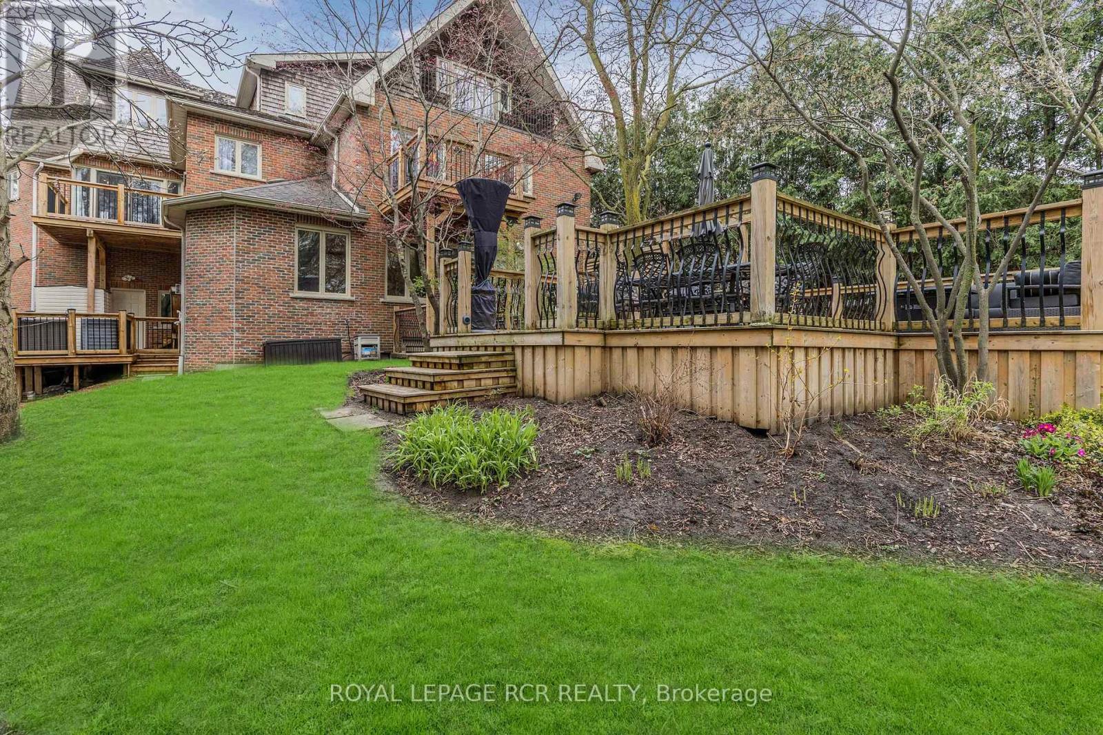 34 Garden Avenue, Richmond Hill, Ontario  L4C 6L9 - Photo 39 - N12172367