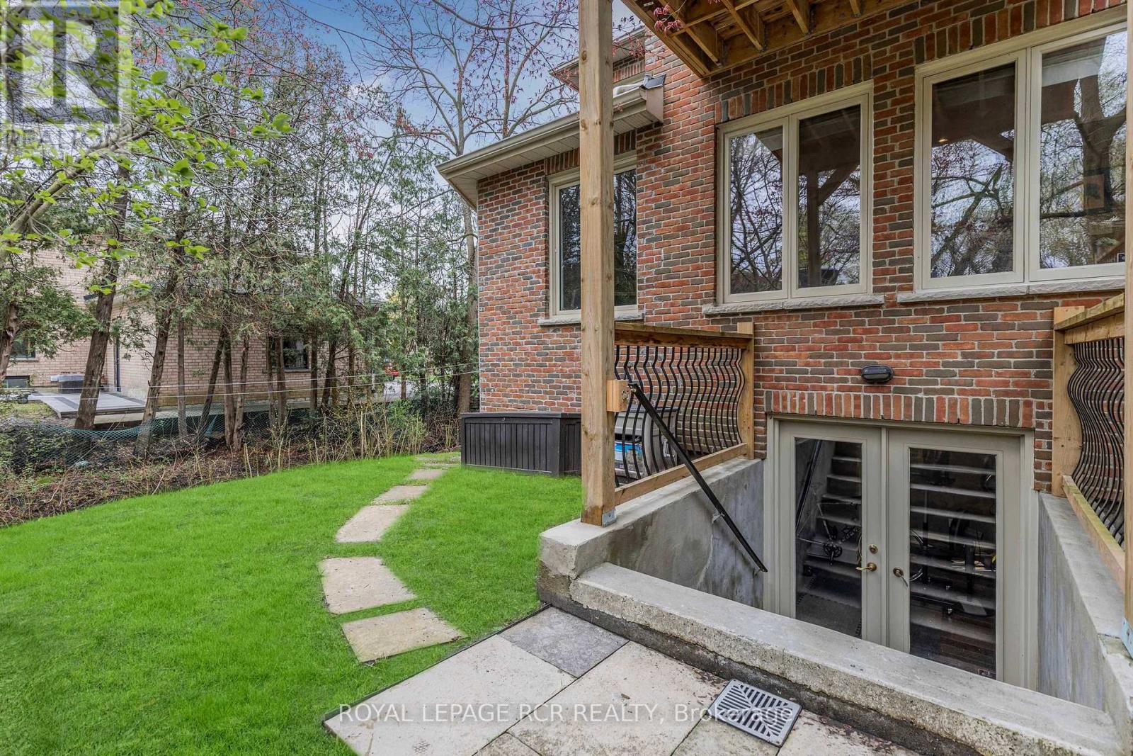 34 Garden Avenue, Richmond Hill, Ontario  L4C 6L9 - Photo 37 - N12172367