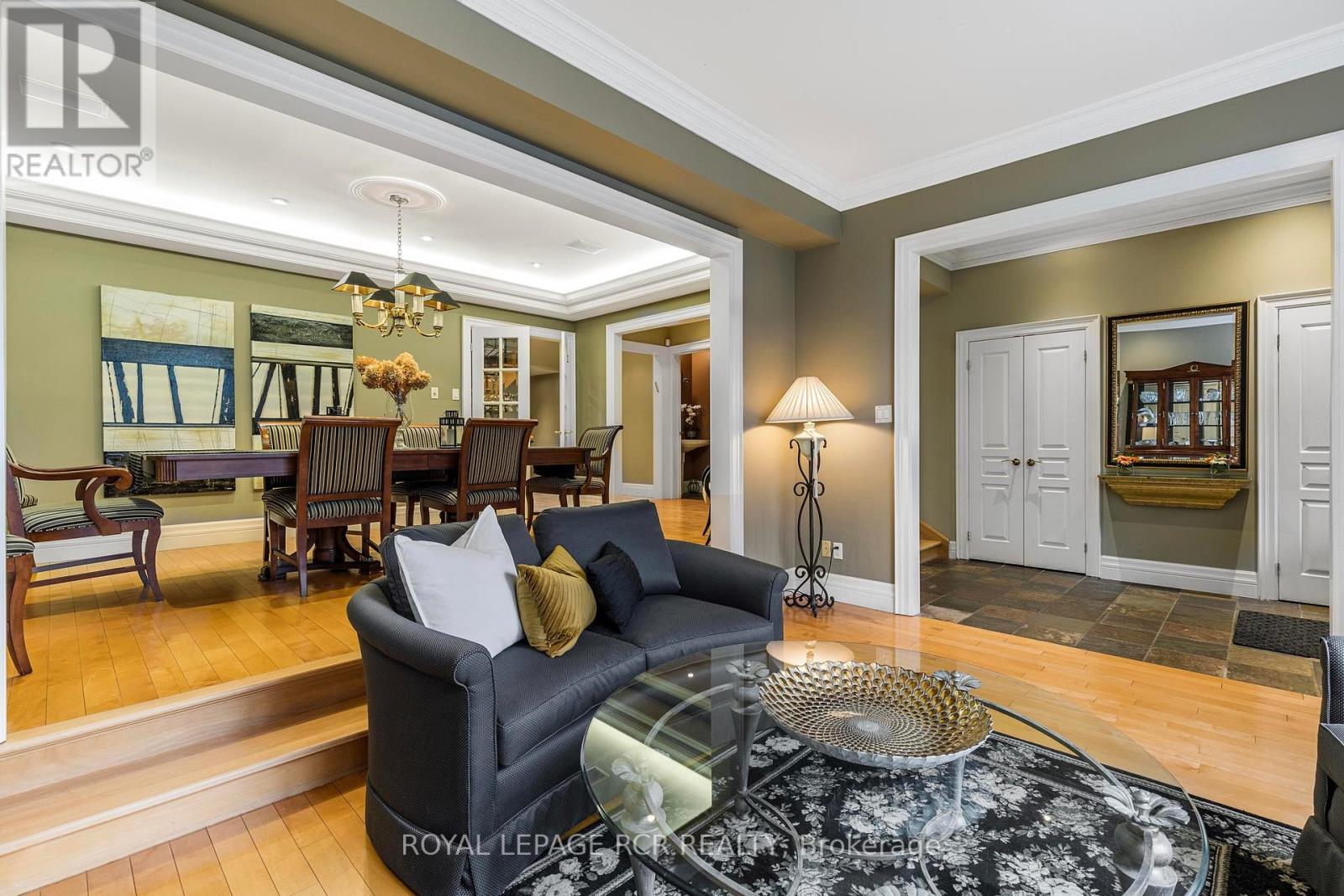 34 Garden Avenue, Richmond Hill, Ontario  L4C 6L9 - Photo 7 - N12172367