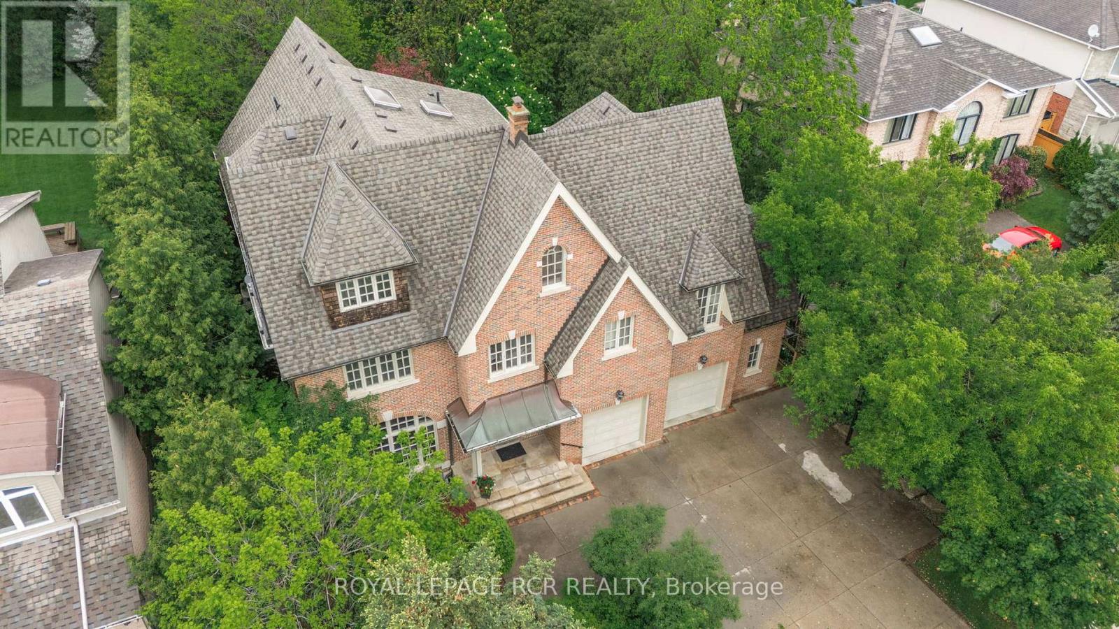 34 Garden Avenue, Richmond Hill, Ontario  L4C 6L9 - Photo 3 - N12172367