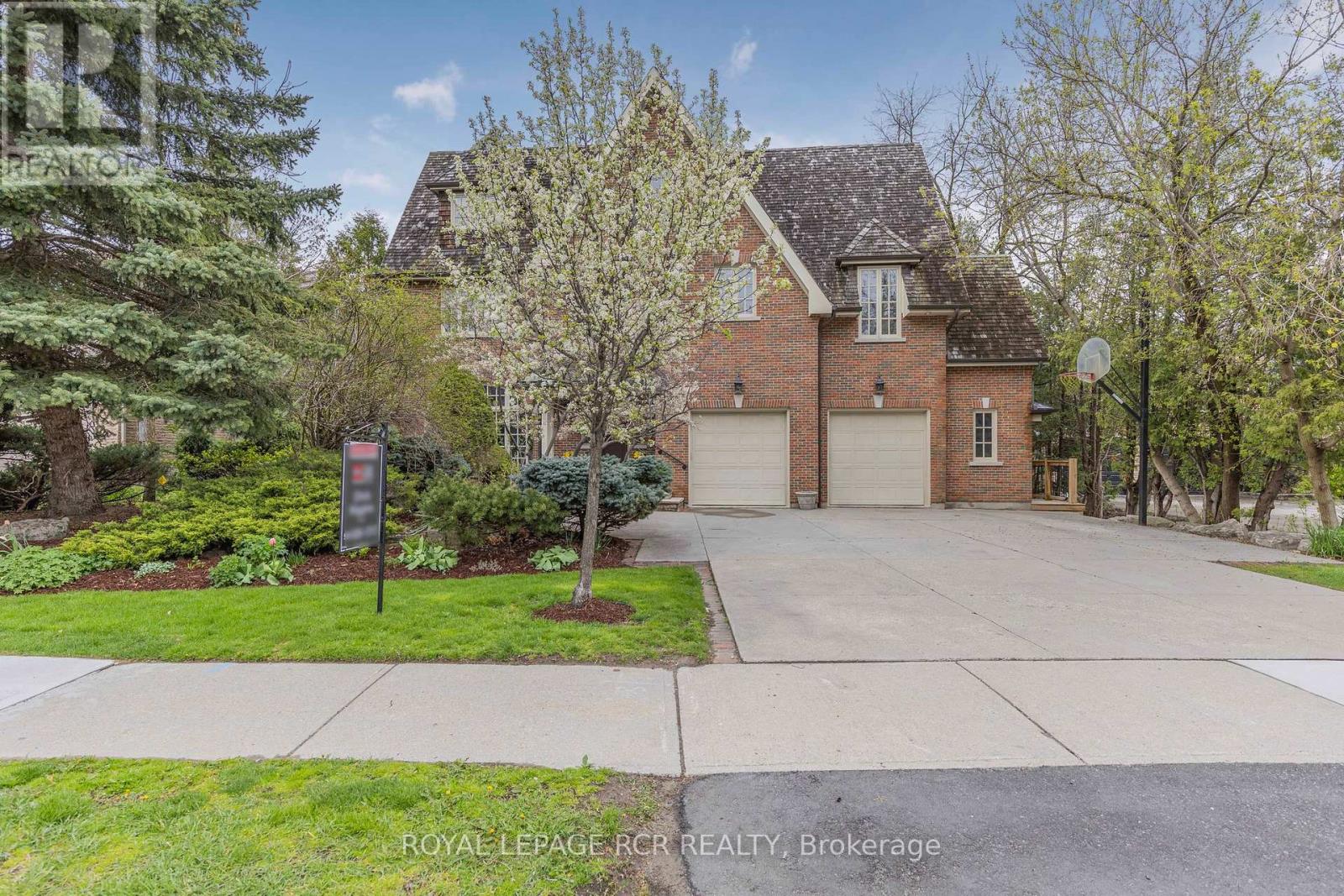 34 Garden Avenue, Richmond Hill, Ontario  L4C 6L9 - Photo 2 - N12172367