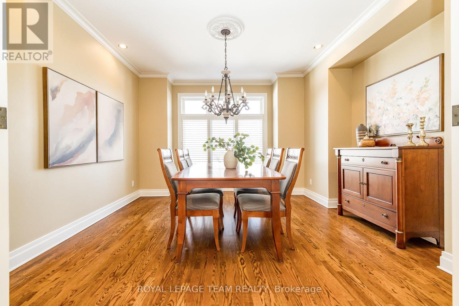 28 Marchvale Drive, Ottawa, Ontario  K2W 1C2 - Photo 7 - X12059978