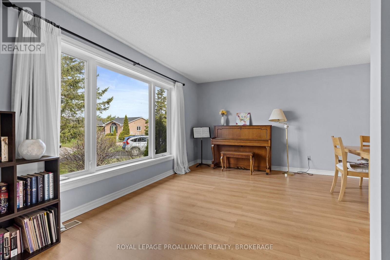 1042 Dillingham Street, Kingston (North Of Taylor-Kidd Blvd), Ontario  K7P 2P4 - Photo 19 - X12184068