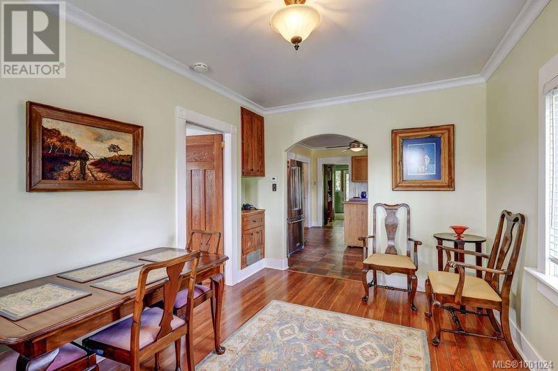 Property at 638 Victoria Rd image 3