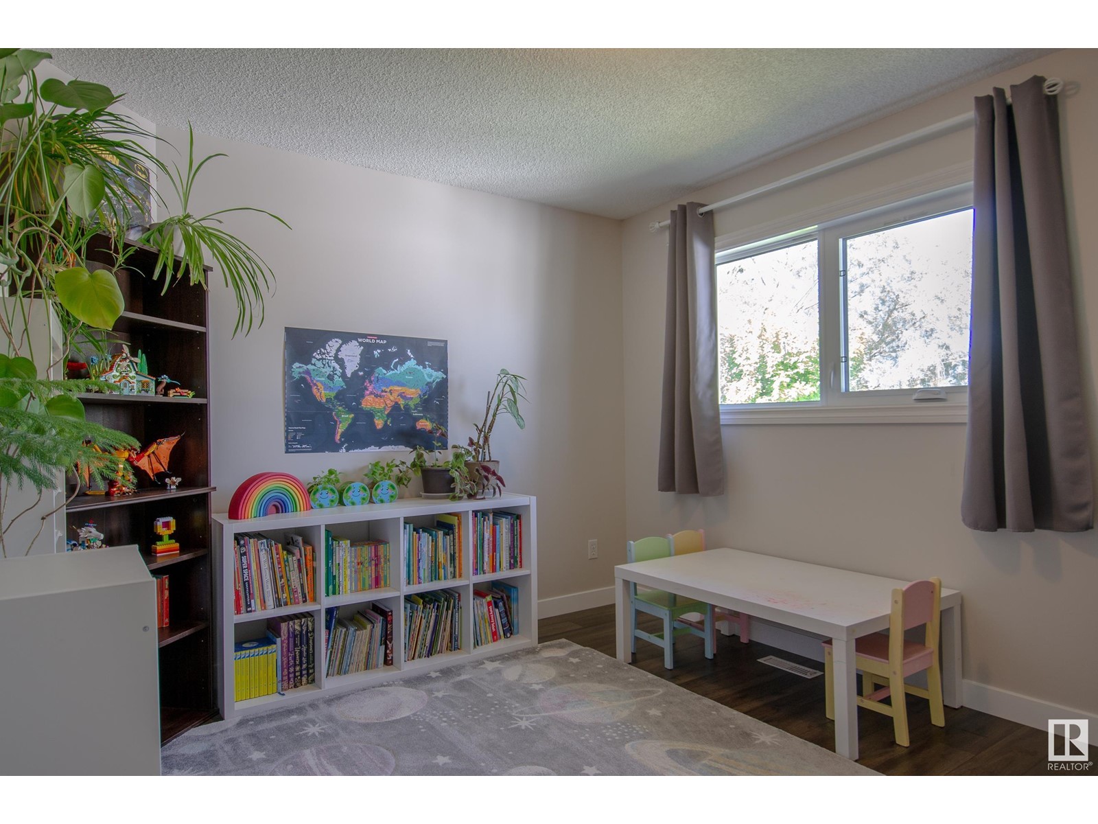 Property at 2863 44 AV NW image 4