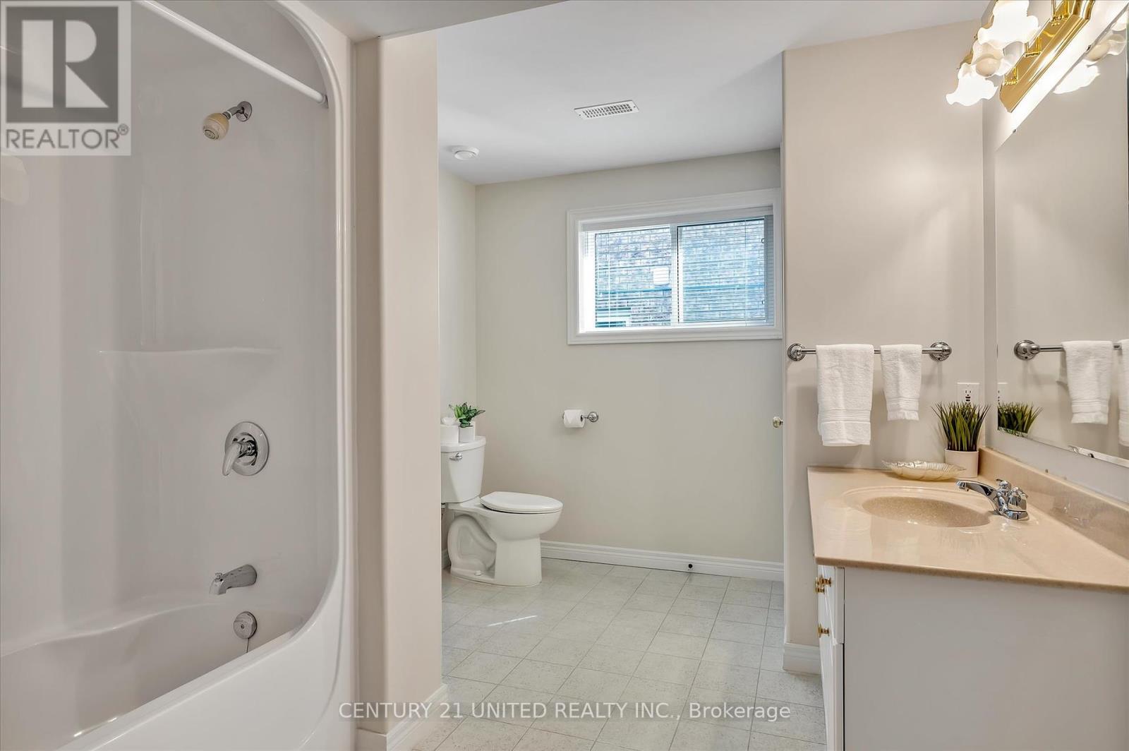 1329 White Crescent, Peterborough West, Ontario  K9K 2L6 - Photo 35 - X12183892