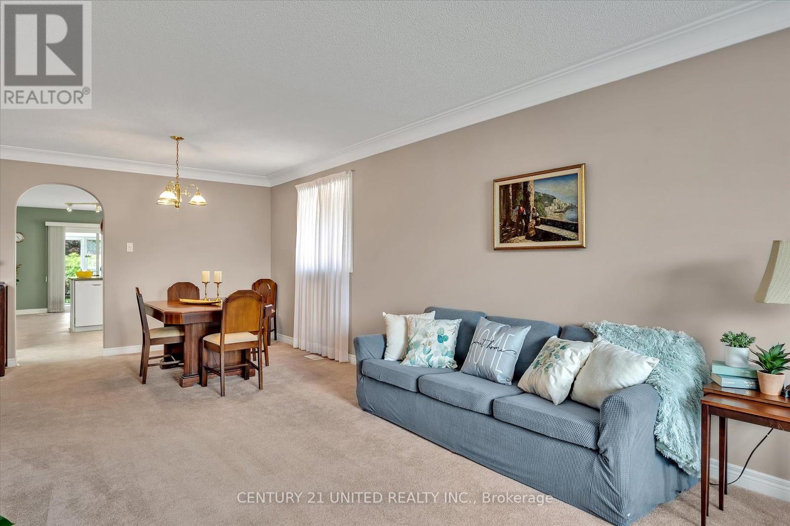 1329 White Crescent, Peterborough West (North), Ontario  K9K 2L6 - Photo 9 - X12183892